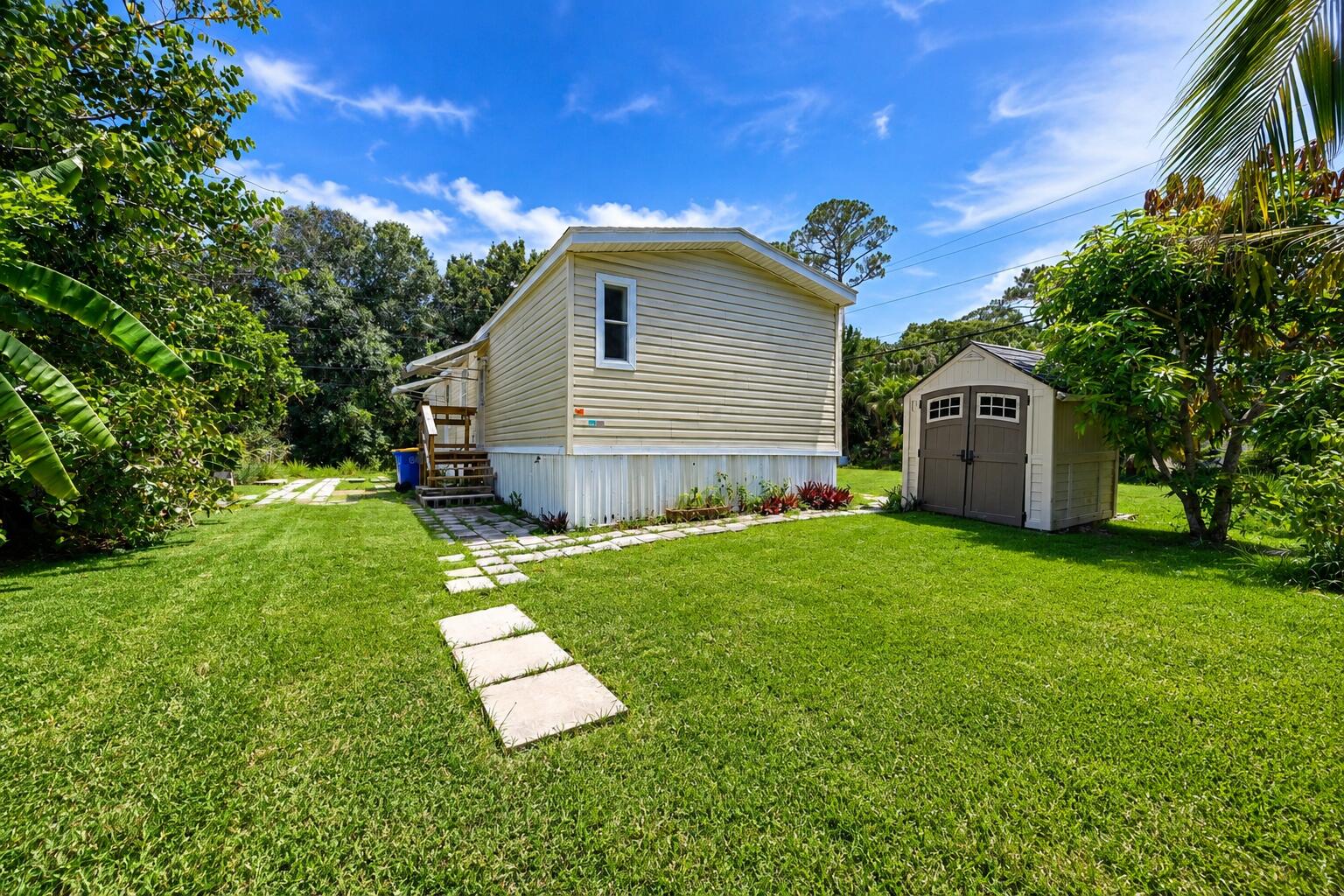 SUNSHINE PARKWAY MANOR UNRECORDED - Residential