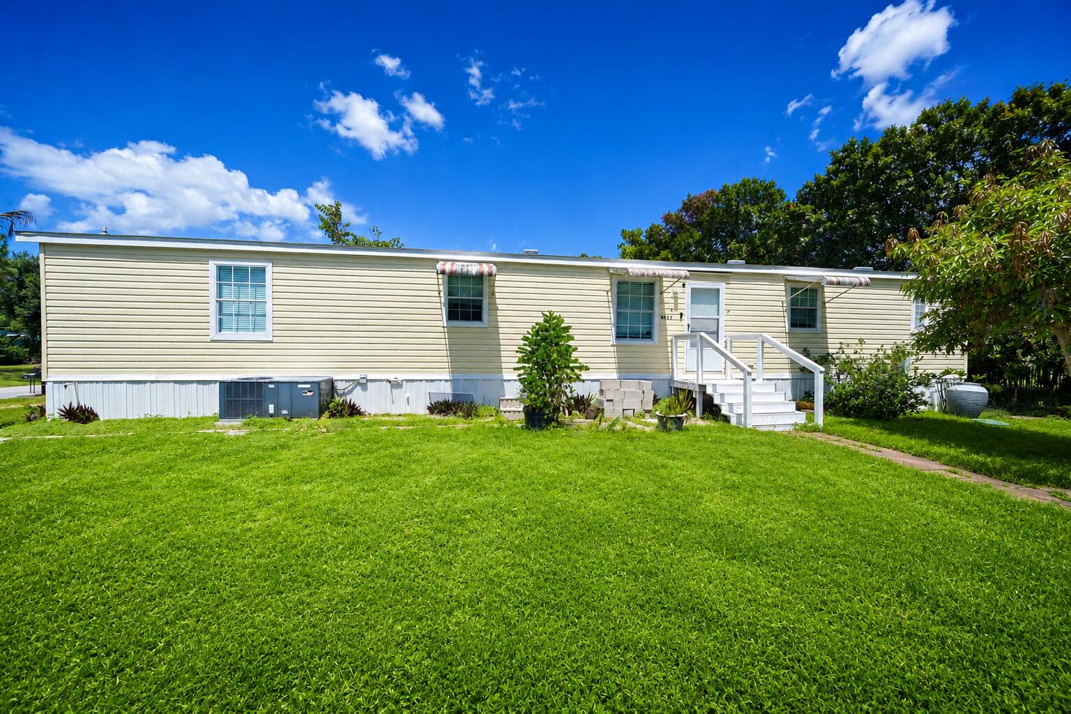 SUNSHINE PARKWAY MANOR UNRECORDED - Residential
