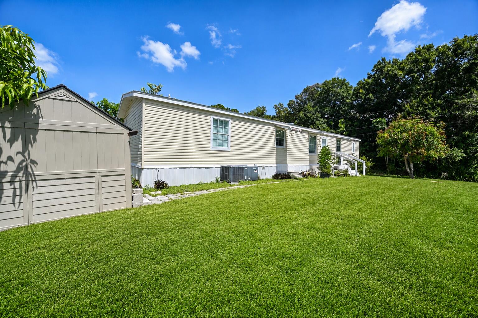 SUNSHINE PARKWAY MANOR UNRECORDED - Residential