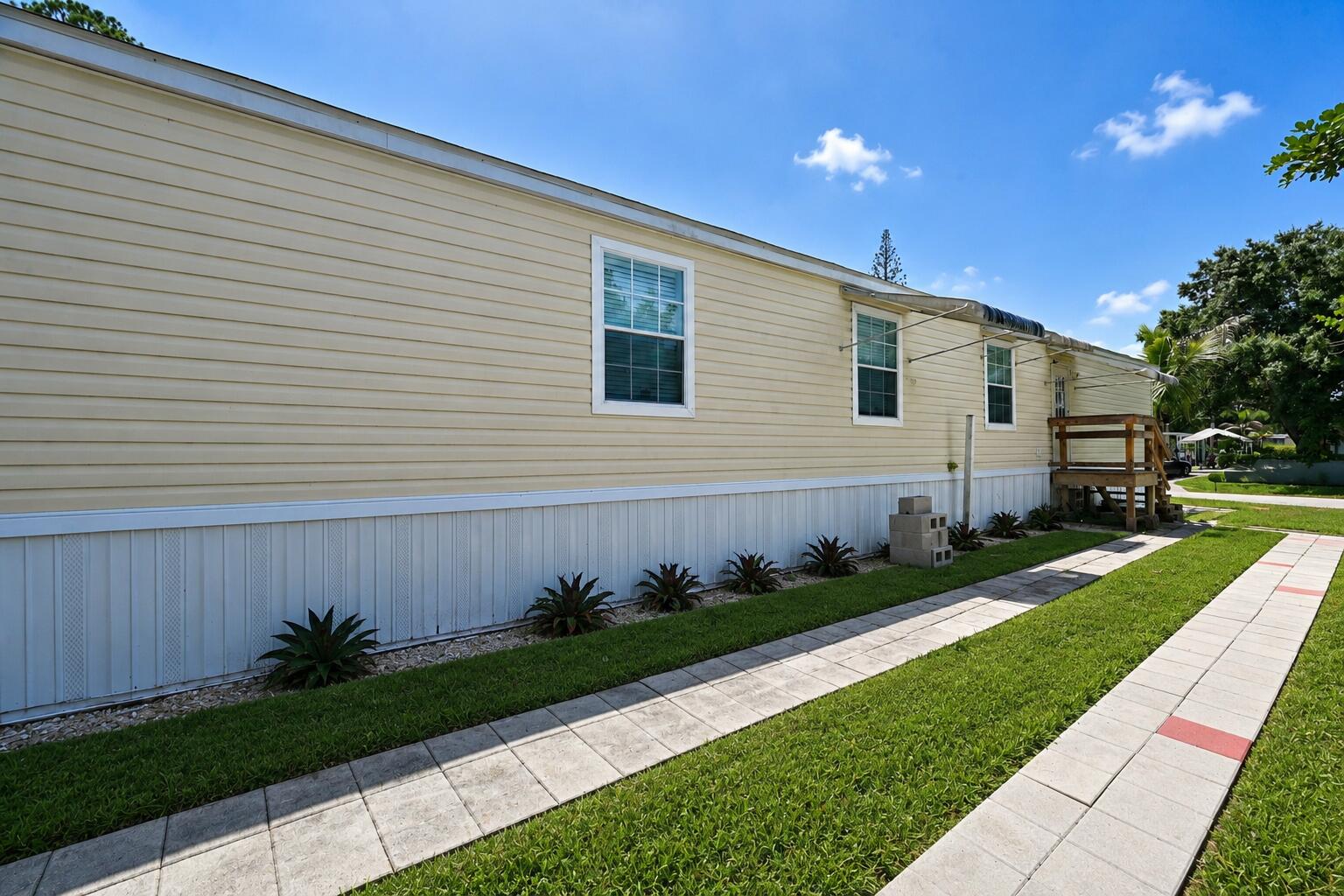 SUNSHINE PARKWAY MANOR UNRECORDED - Residential