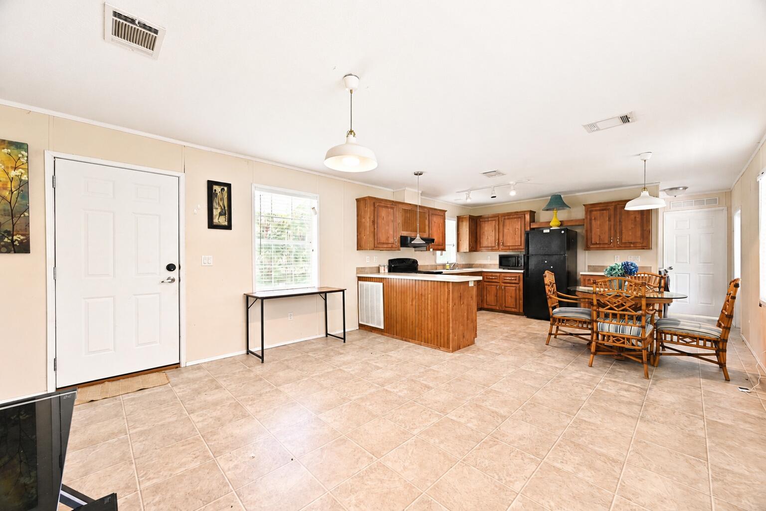 SUNSHINE PARKWAY MANOR UNRECORDED - Residential