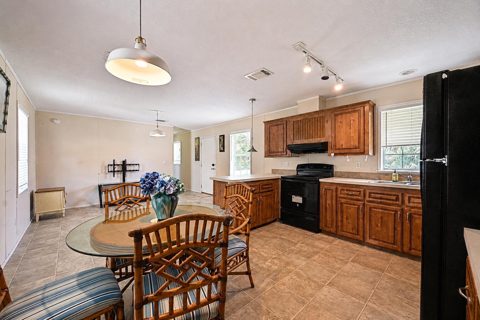 SUNSHINE PARKWAY MANOR UNRECORDED - Residential