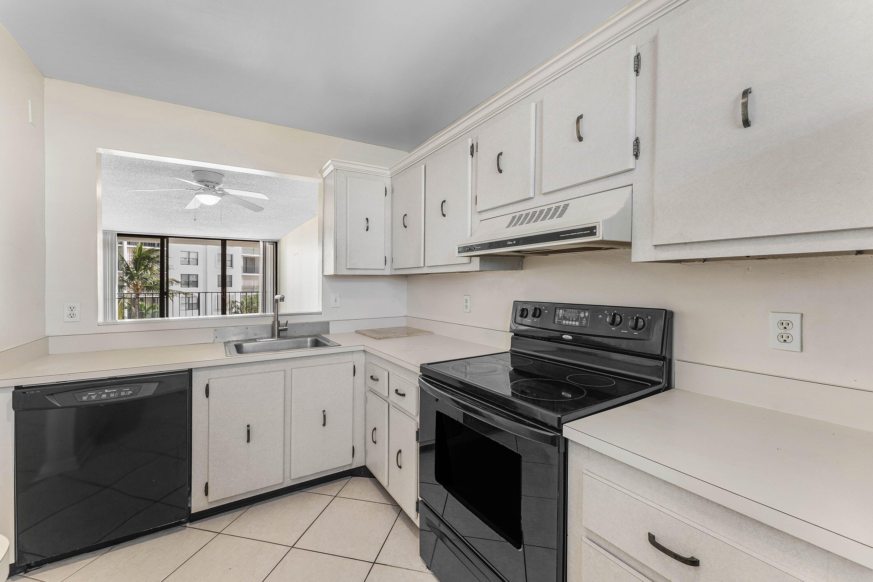 PALM BEACH HARBOUR CLUB CONDO - Residential