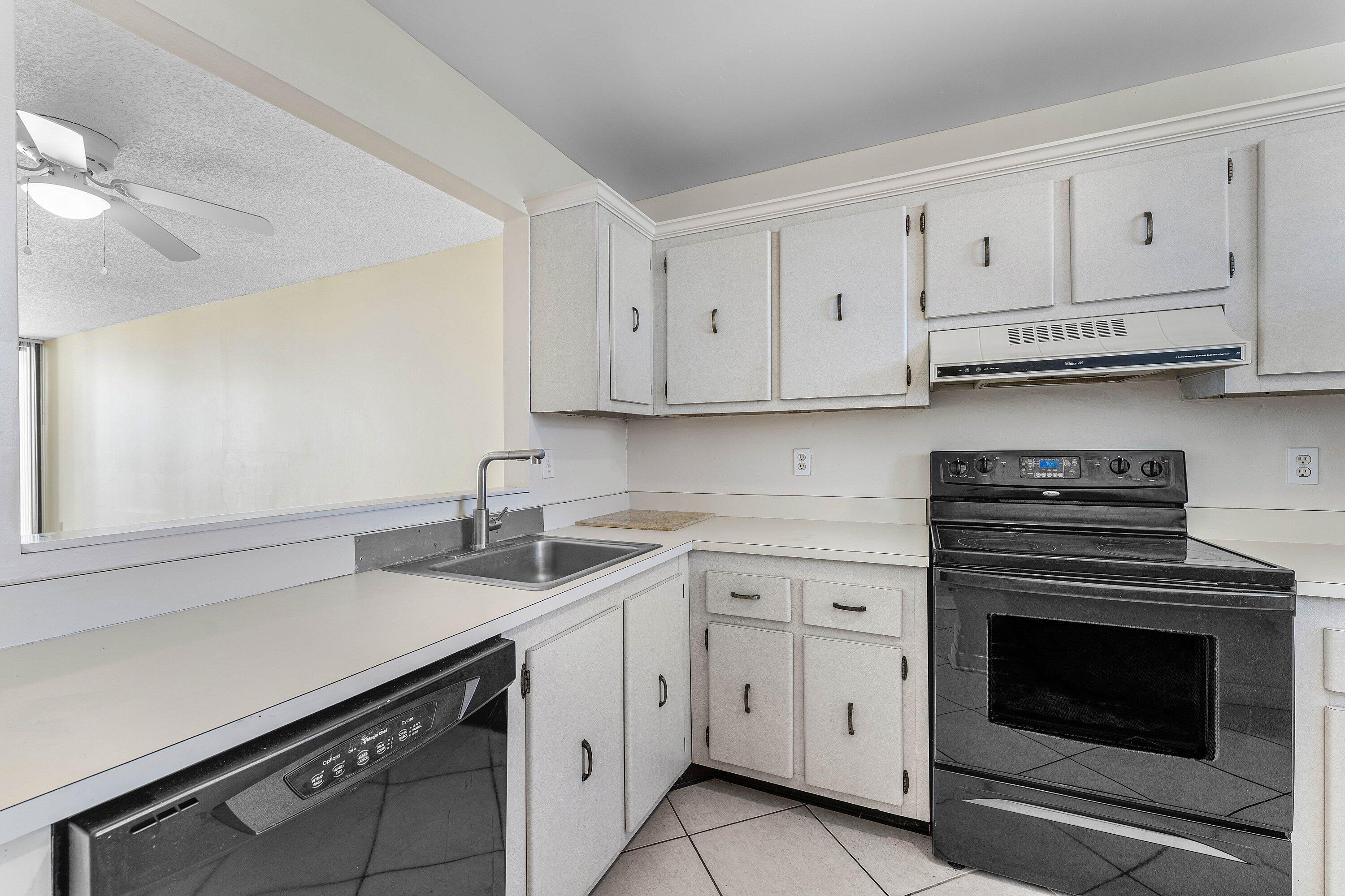 PALM BEACH HARBOUR CLUB CONDO - Residential