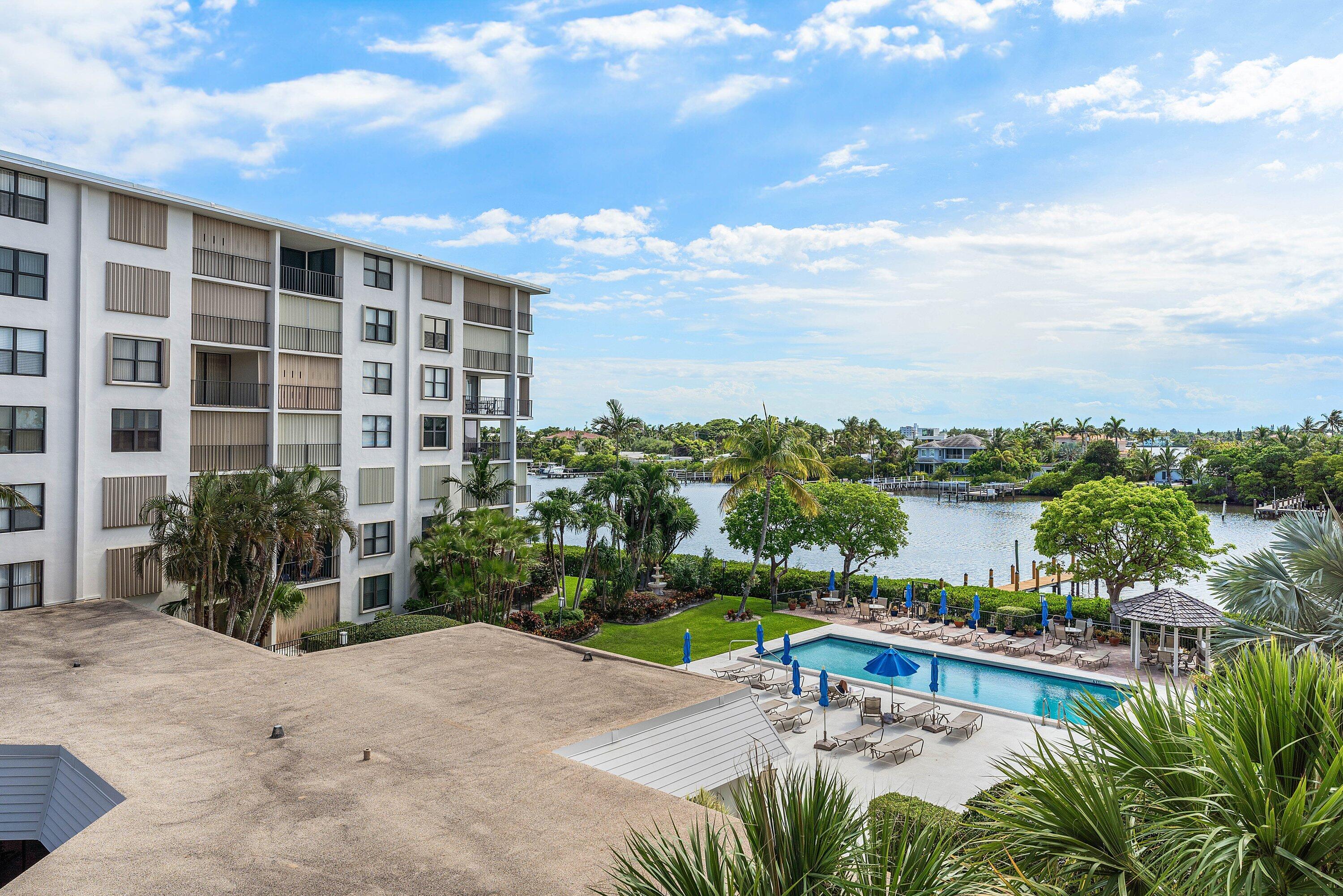 2 BEDROOM 2 BATH CONDO WITH BEAUTIFUL INTRACOASTAL VIEW. PALM BEACH HARBOUR CLUB OFFERS POOL, SPA, BEACH ACCESS AND RECREATION DOCK.  CLOSE TO EAU PALM BEACH RESORT, SHOPS, RESTAURANTS AND WORTH AVE!!!