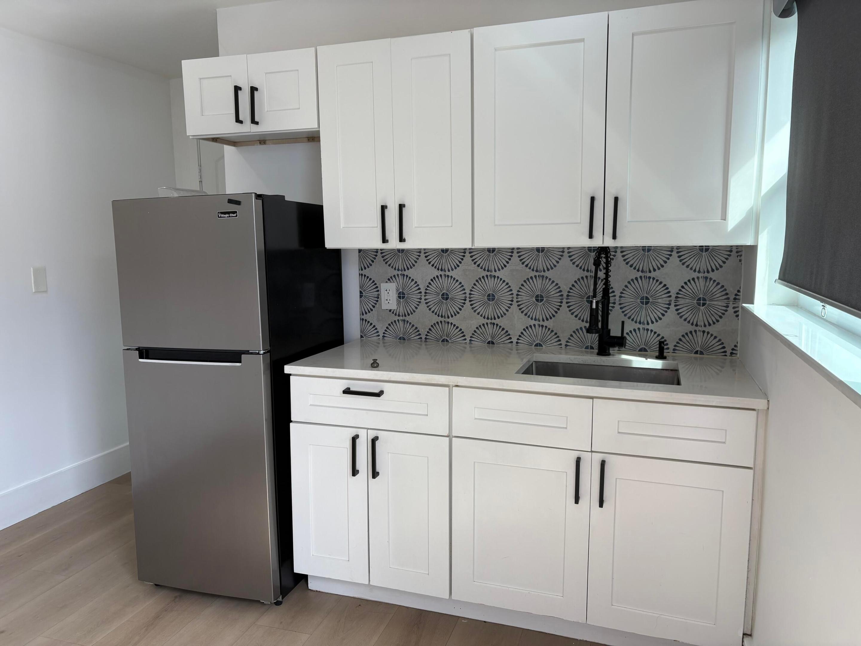 BARRINGTON ESTATES - Residential Lease