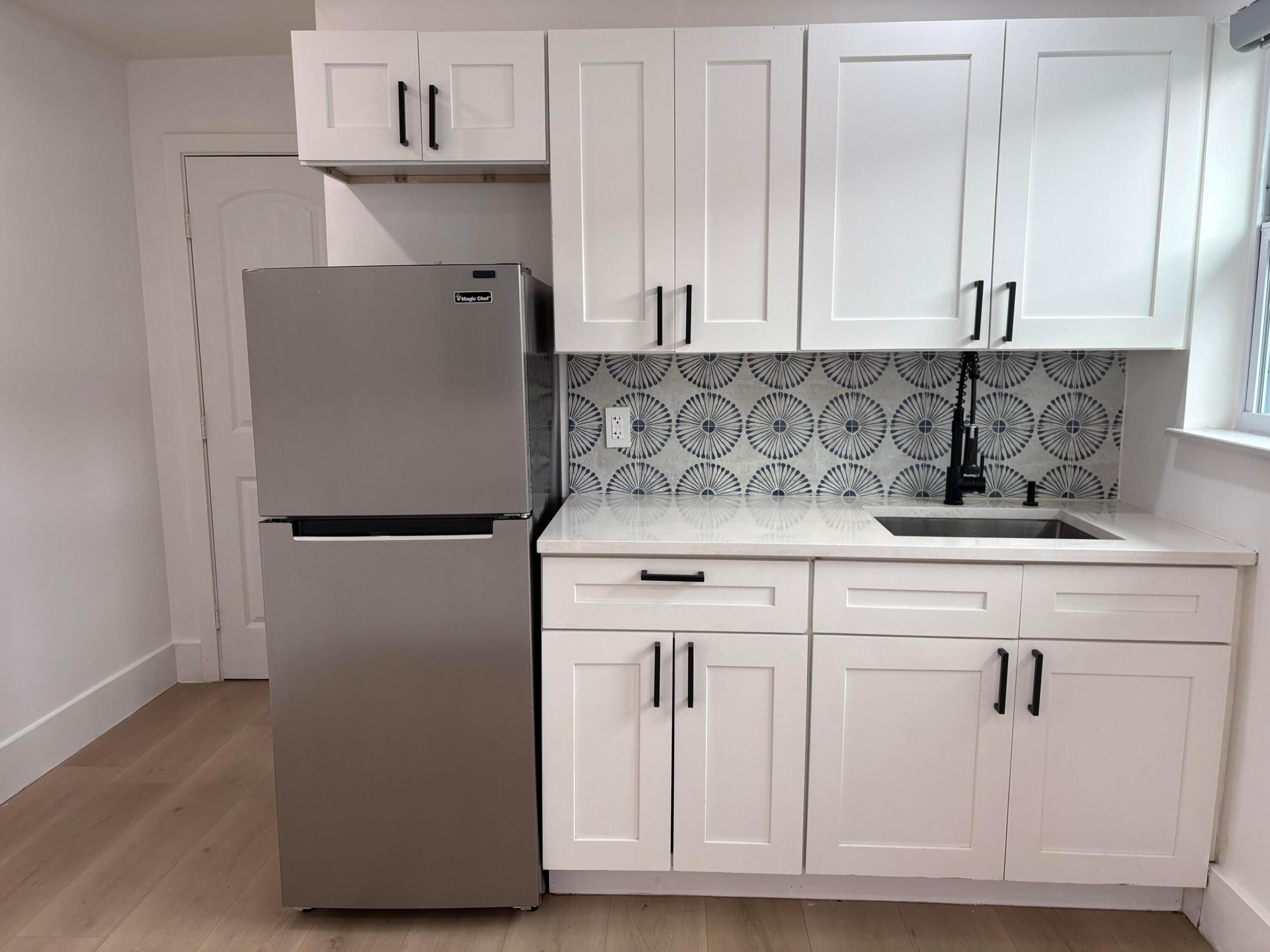 BARRINGTON ESTATES - Residential Lease
