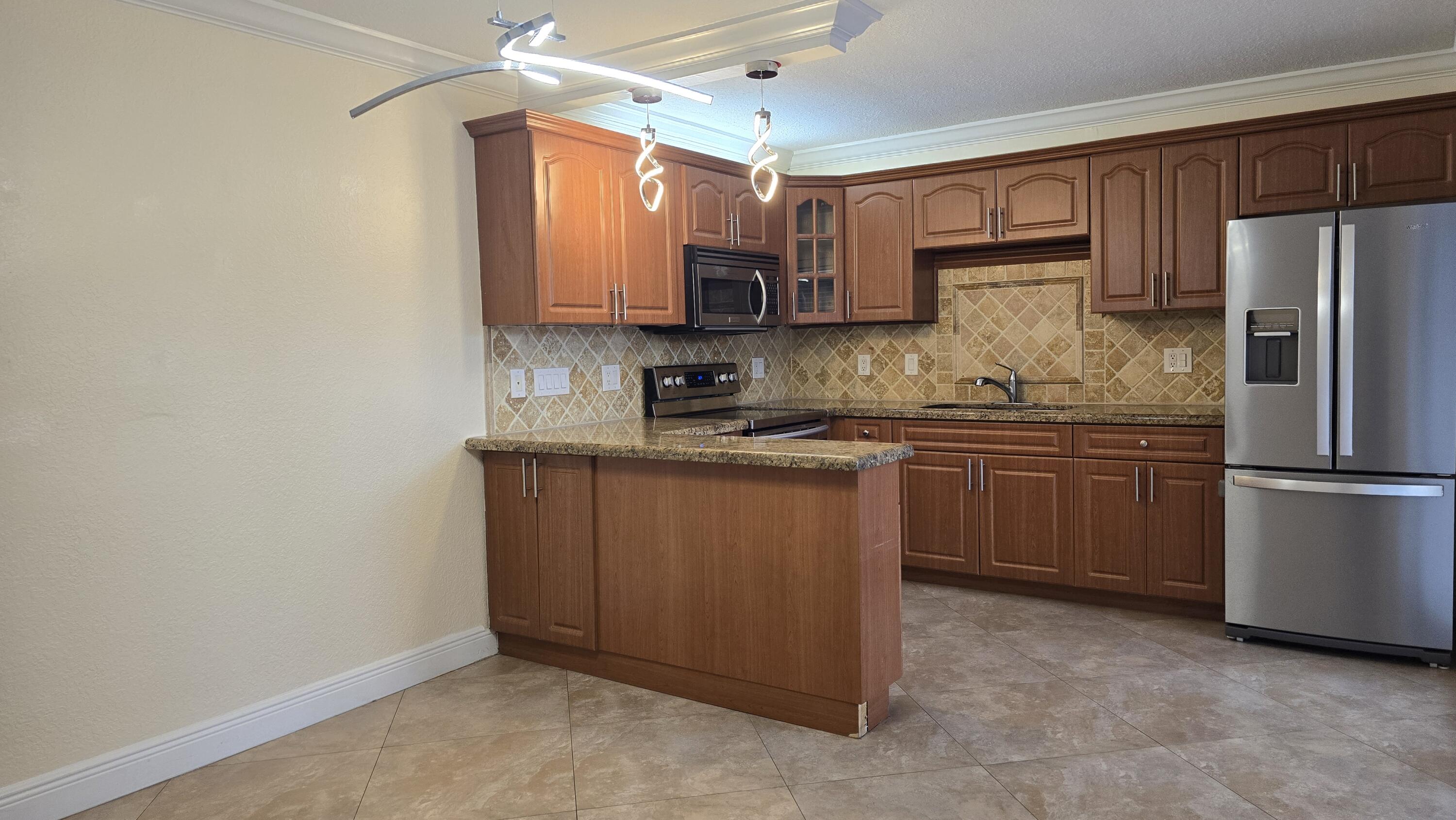 LAKEWOOD OF PALM SPRINGS - Residential