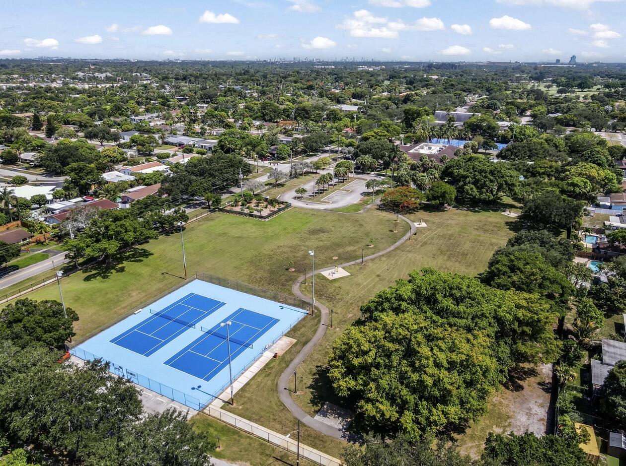 BREEZESWEPT PARK ESTATES - Residential