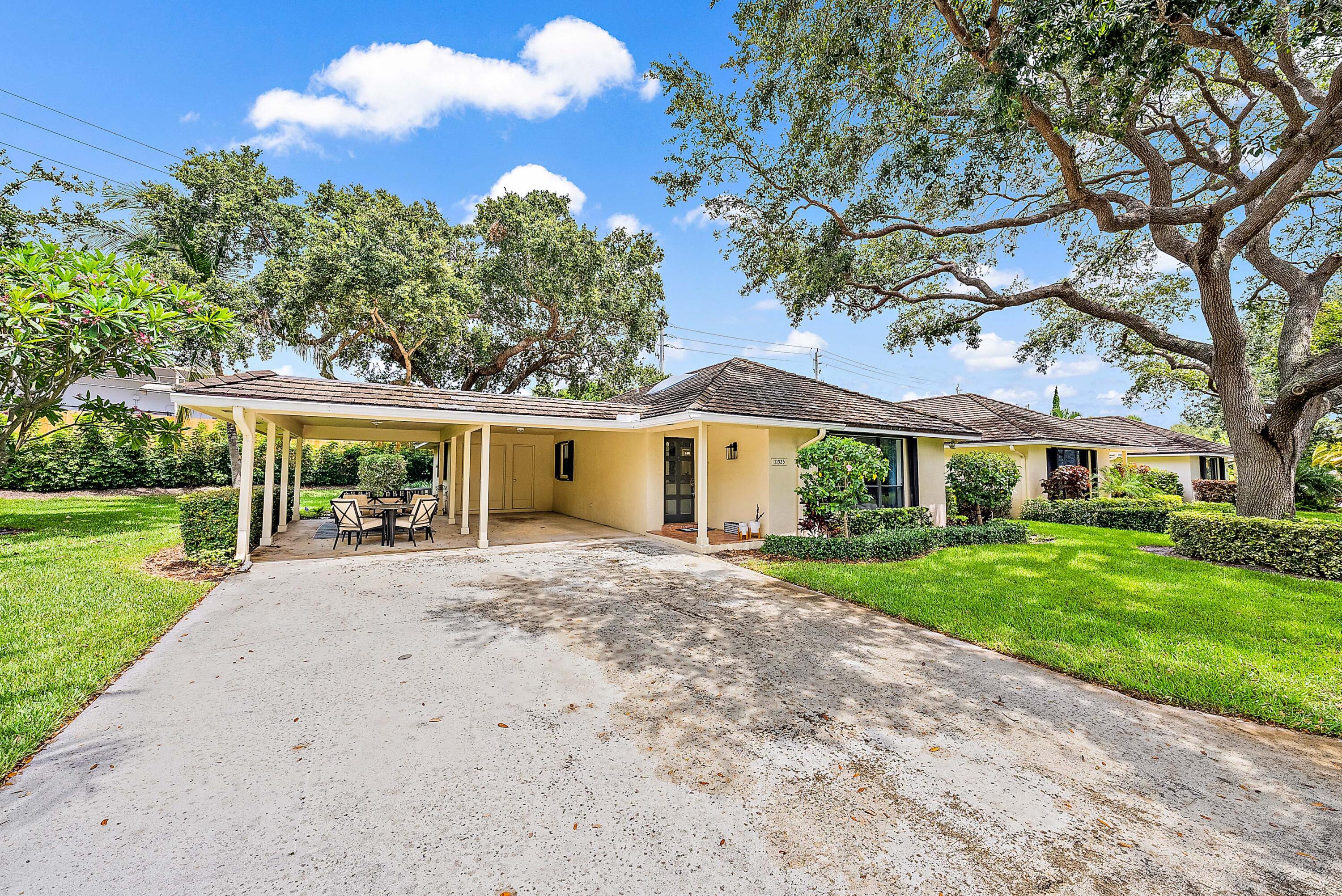 TWELVE OAKS CONDO - Residential