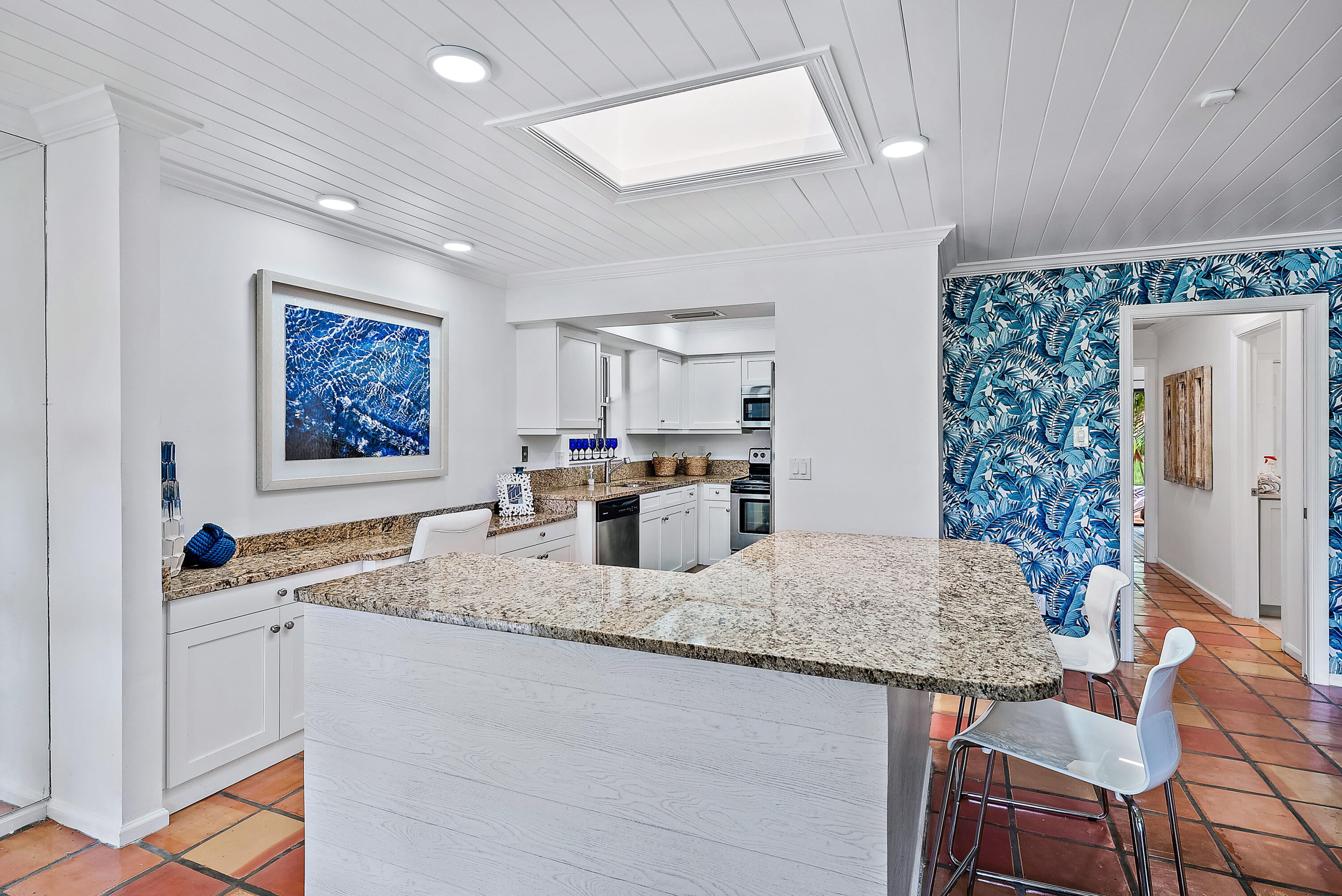 TWELVE OAKS CONDO - Residential