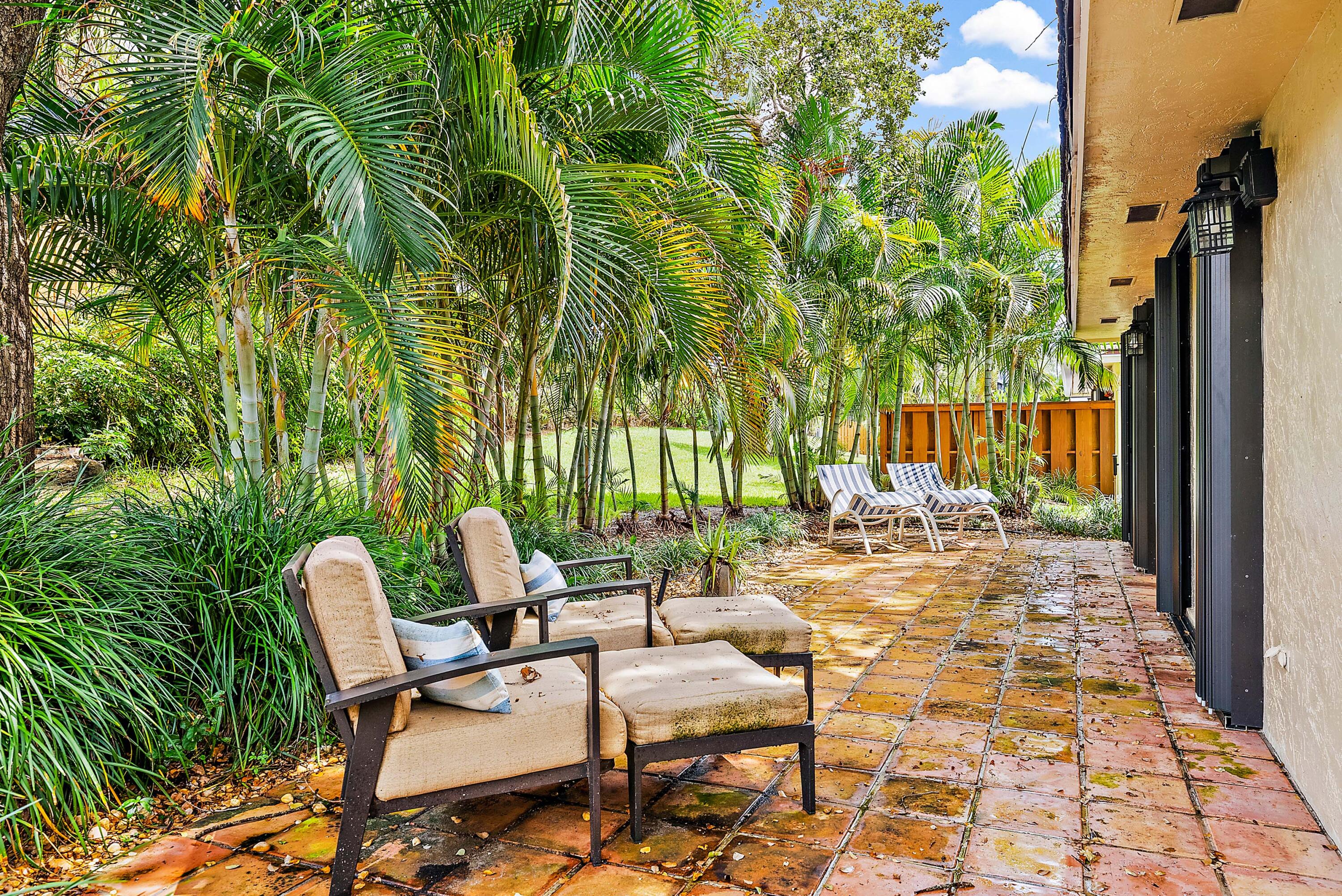 TWELVE OAKS CONDO - Residential