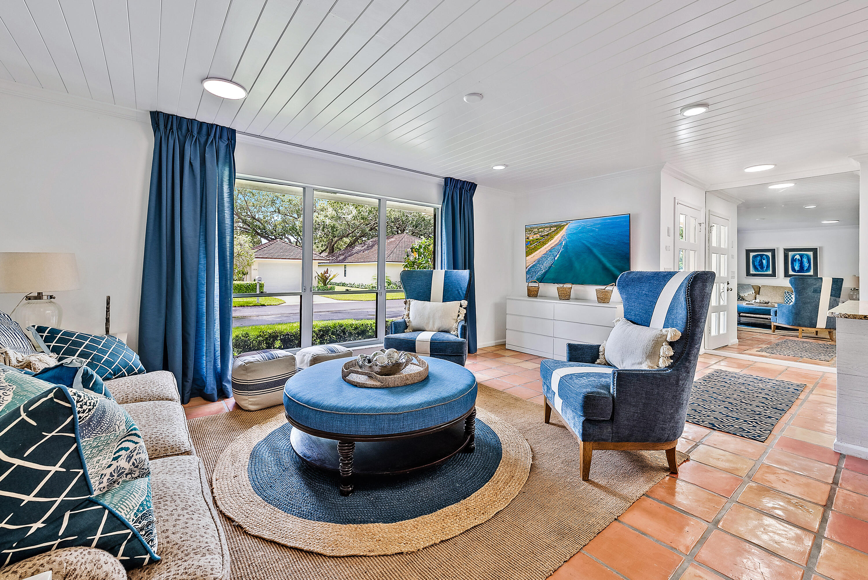 TWELVE OAKS CONDO - Residential