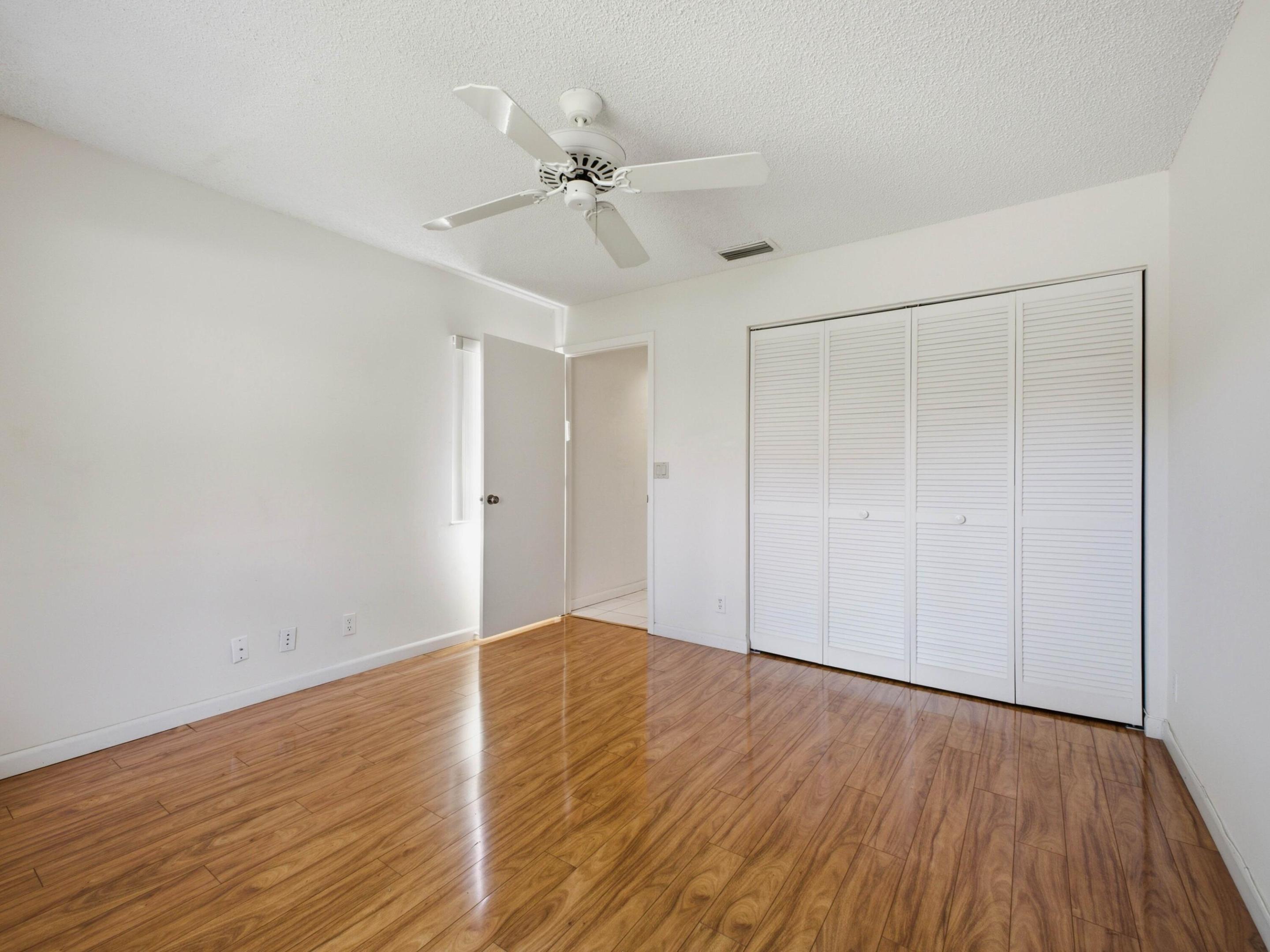 HUNTINGTON POINTE - Residential