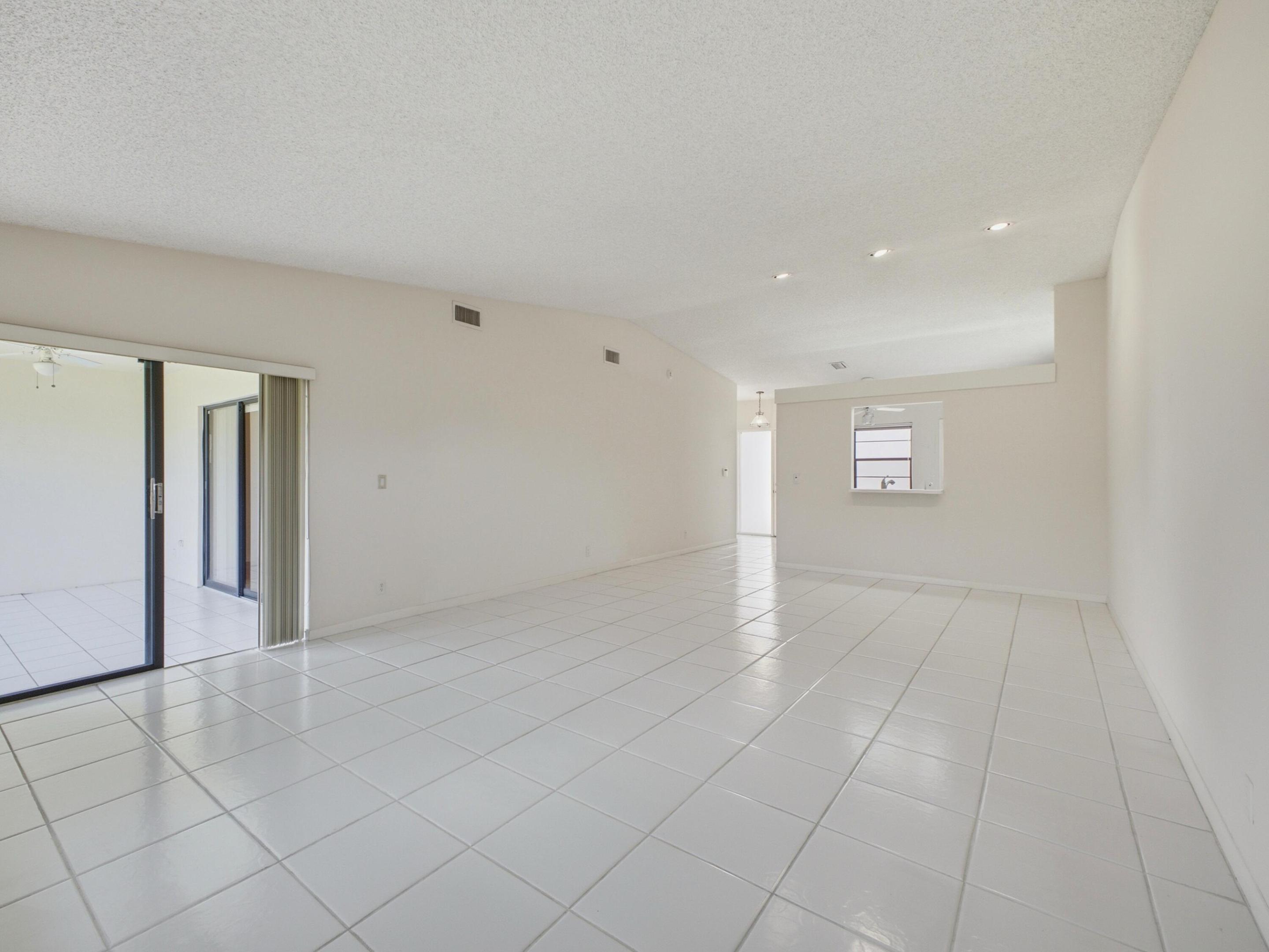 HUNTINGTON POINTE - Residential