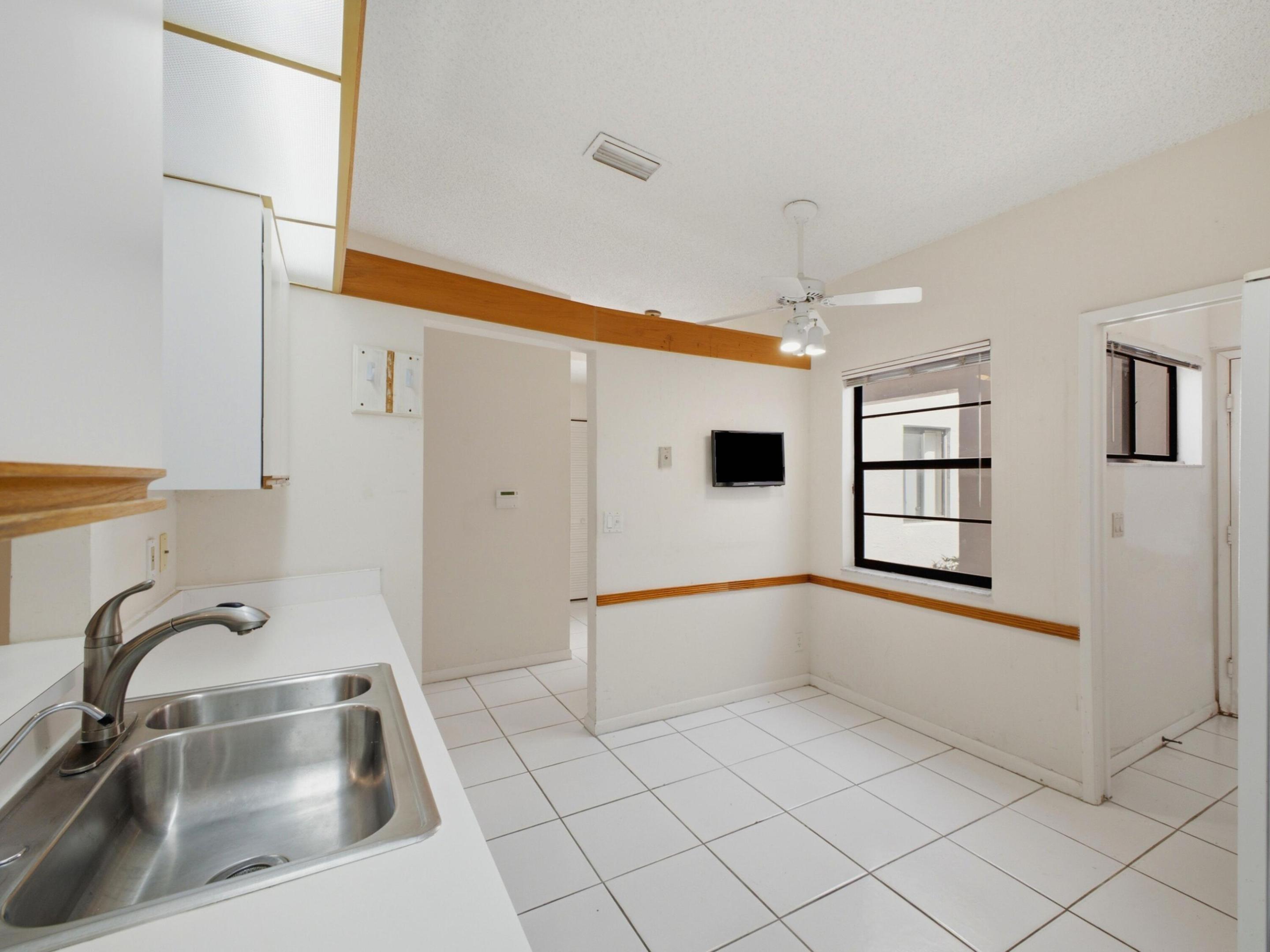 HUNTINGTON POINTE - Residential