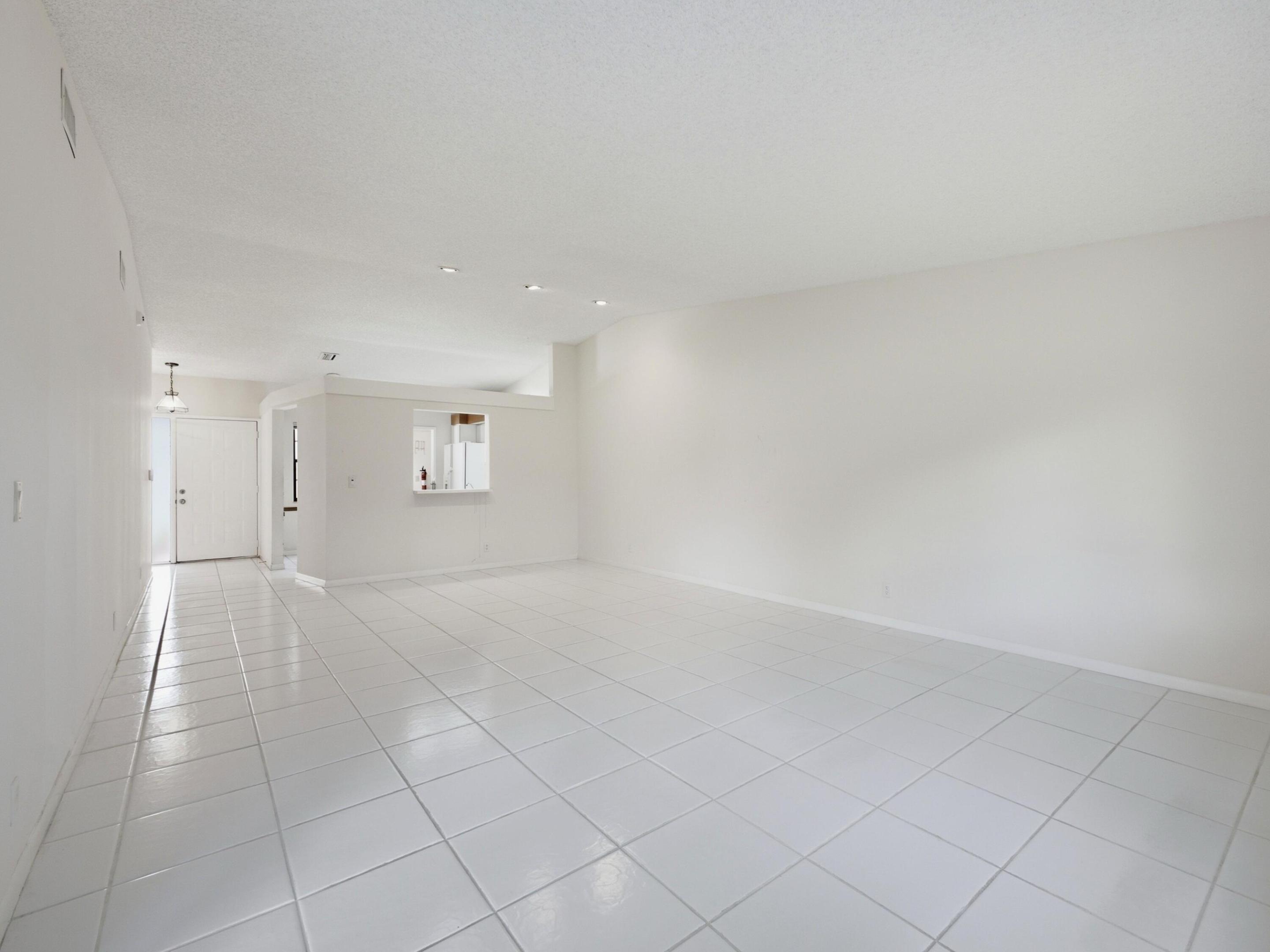 HUNTINGTON POINTE - Residential
