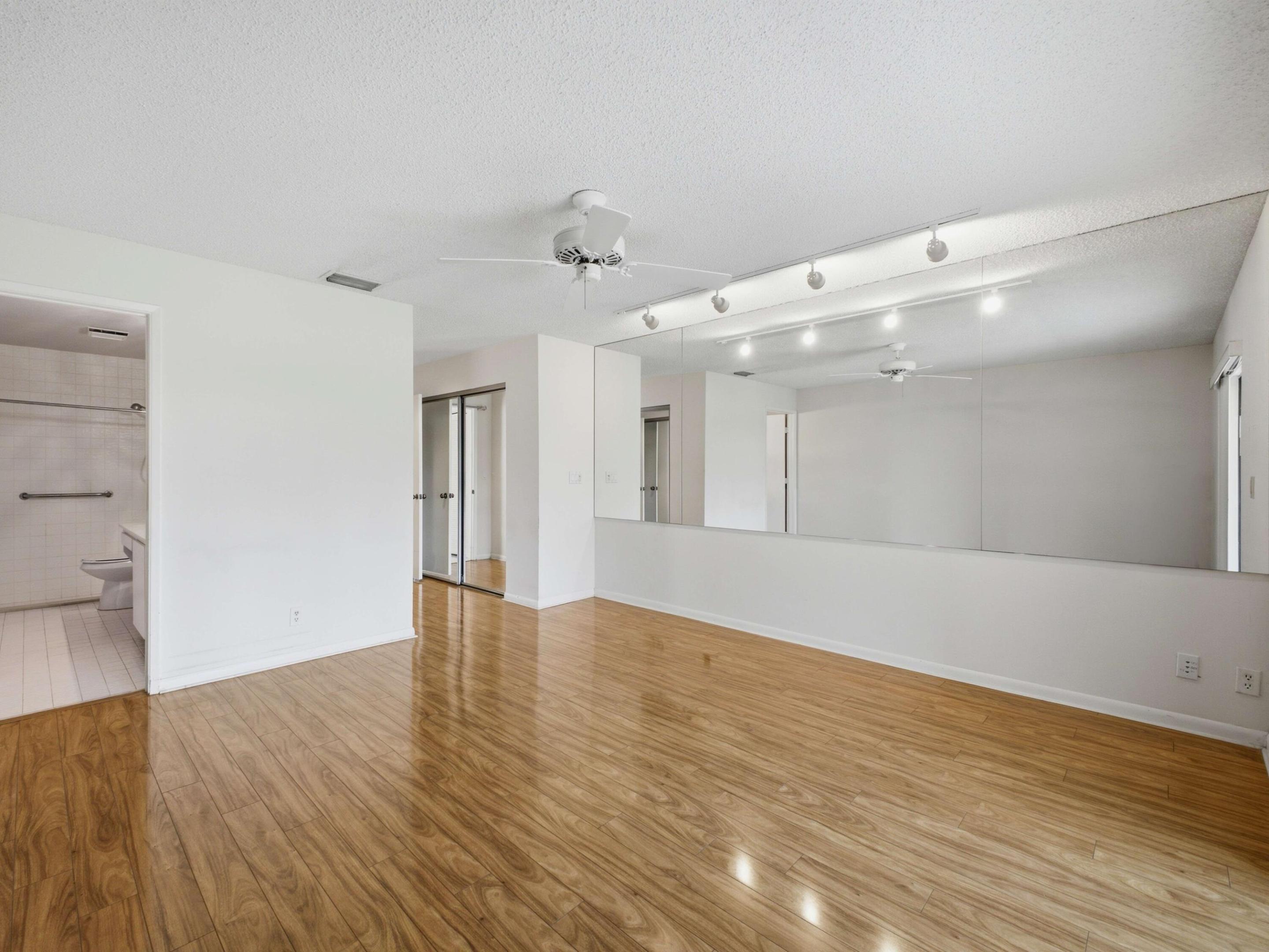 HUNTINGTON POINTE - Residential