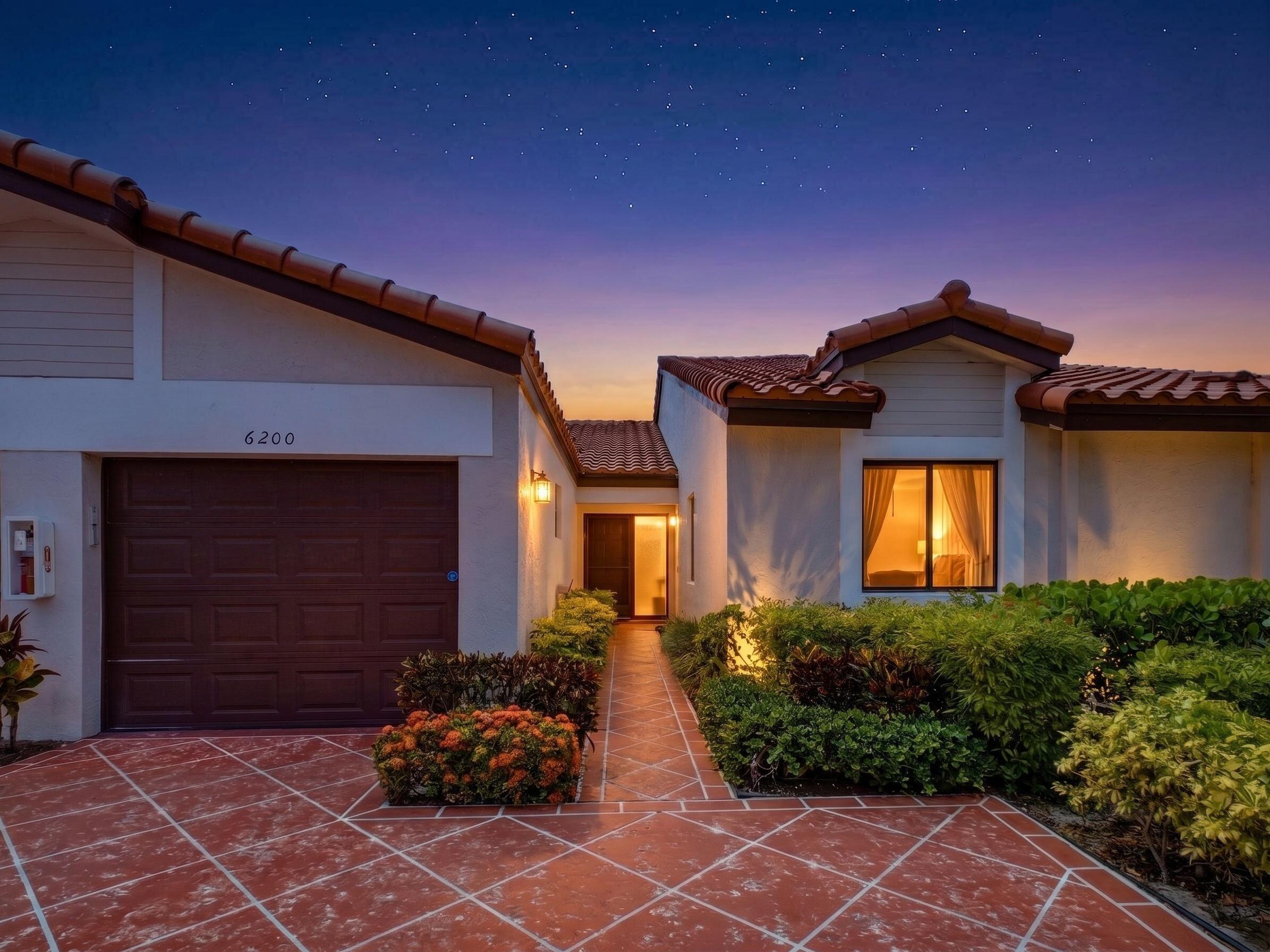 HUNTINGTON POINTE - Residential