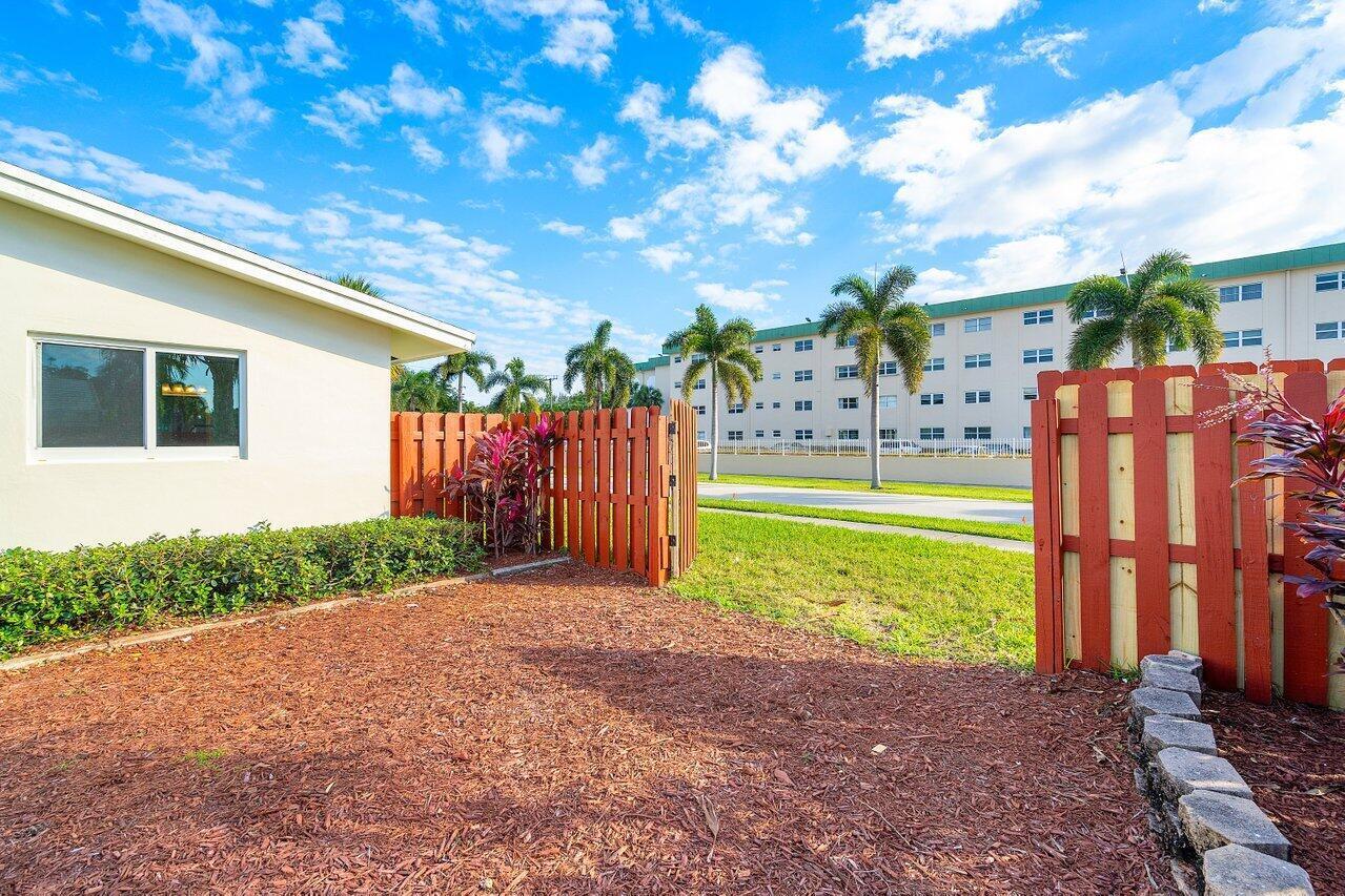 DEERFIELD BEACH GARDENS - Residential