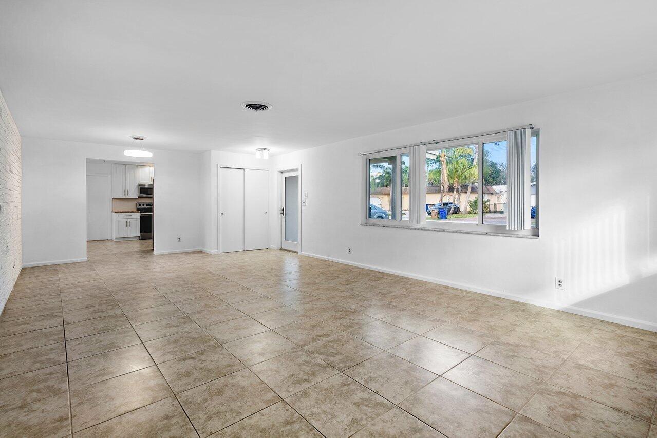 DEERFIELD BEACH GARDENS - Residential
