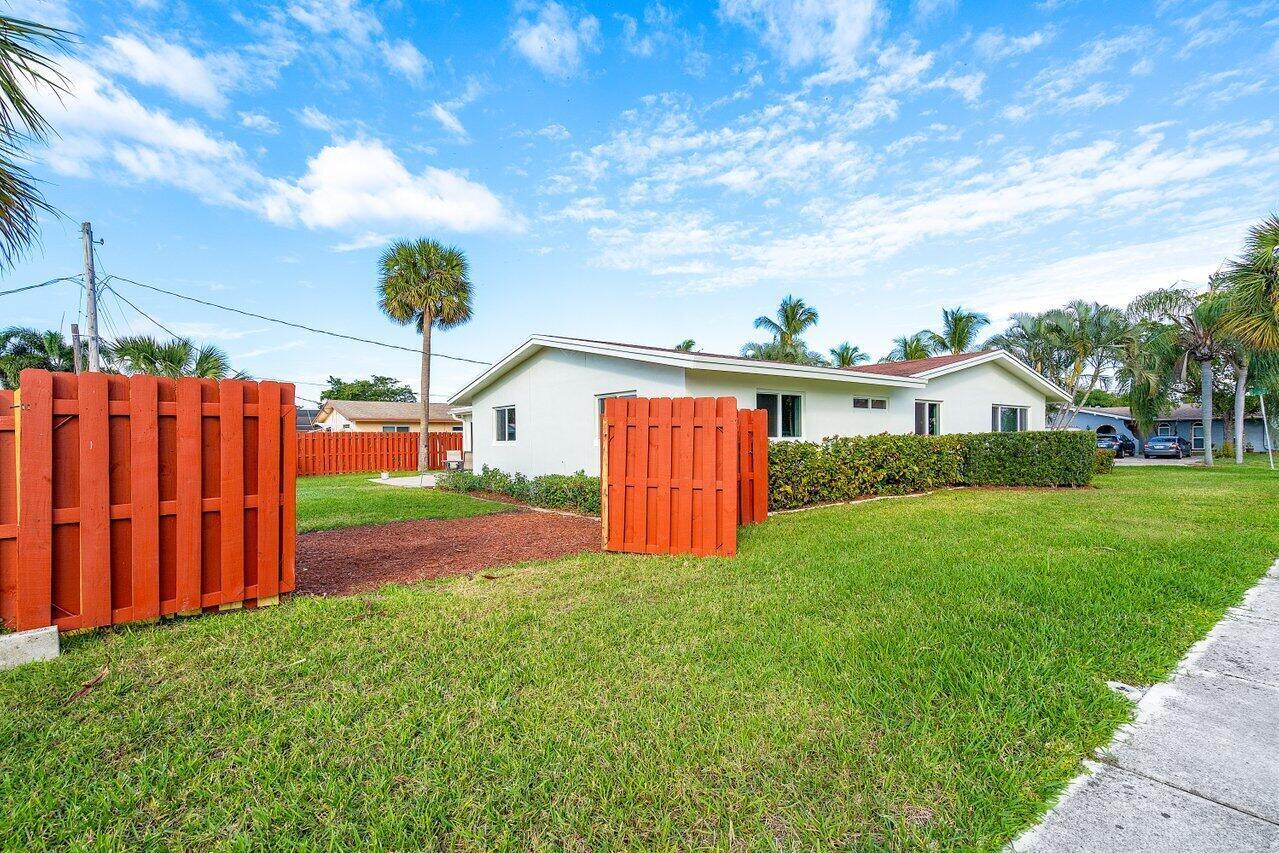 DEERFIELD BEACH GARDENS - Residential