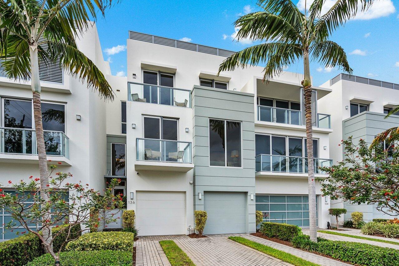 SEAGATE YACHT CLUB - Residential