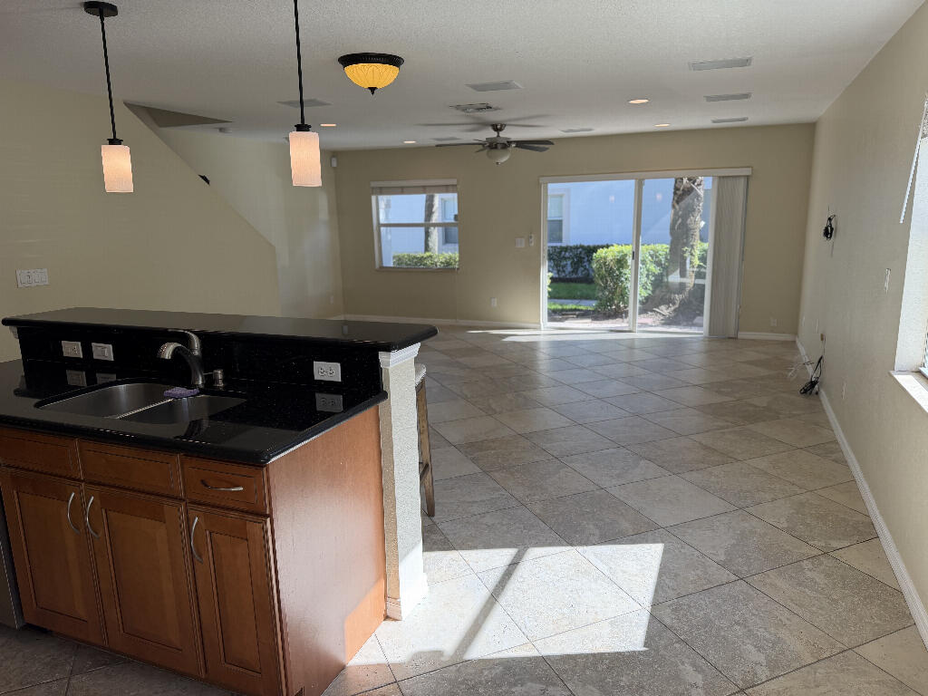 ROYAL WOODS CONDOMINIUM - Residential