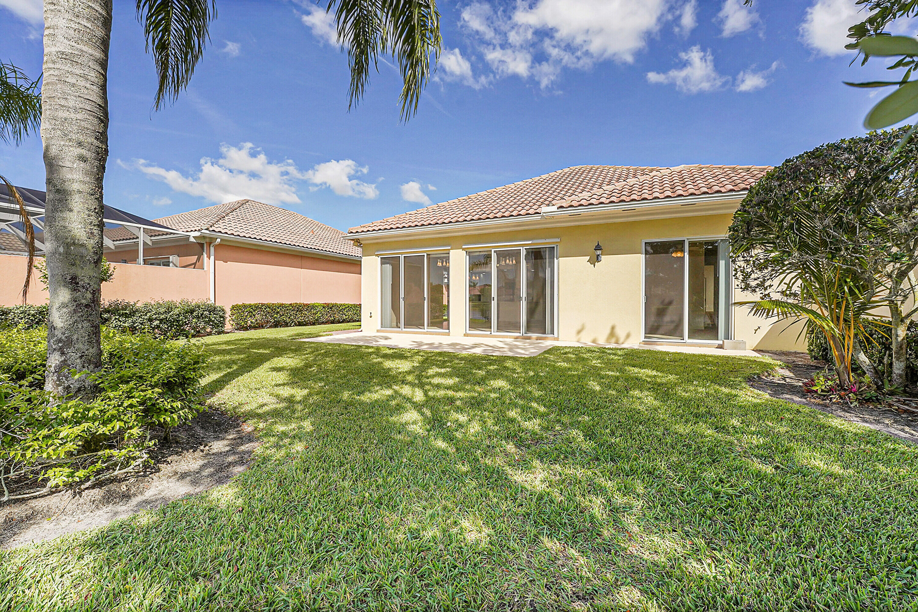 Tradition The Lakes - Residential Lease