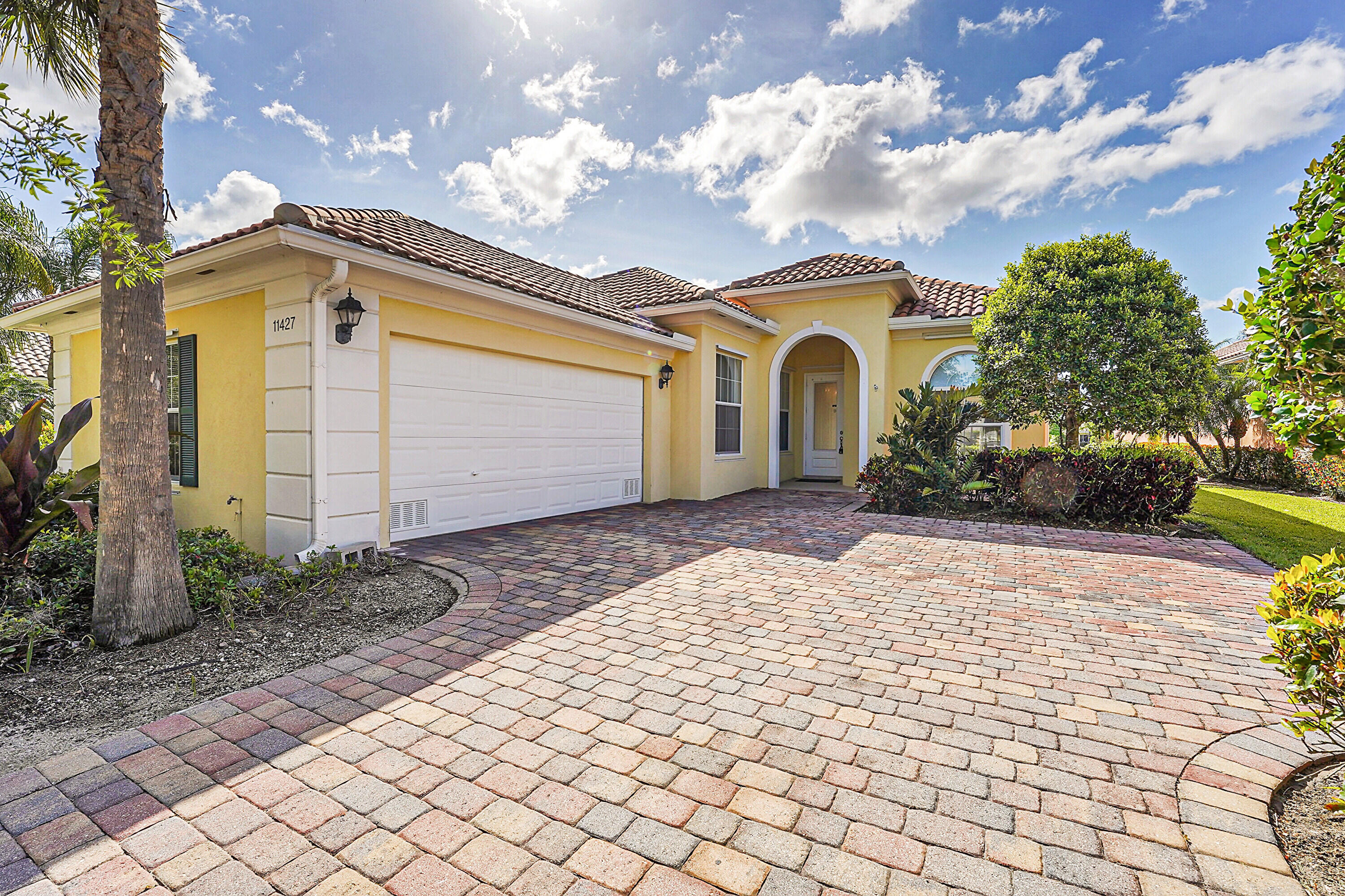 Tradition The Lakes - Residential Lease