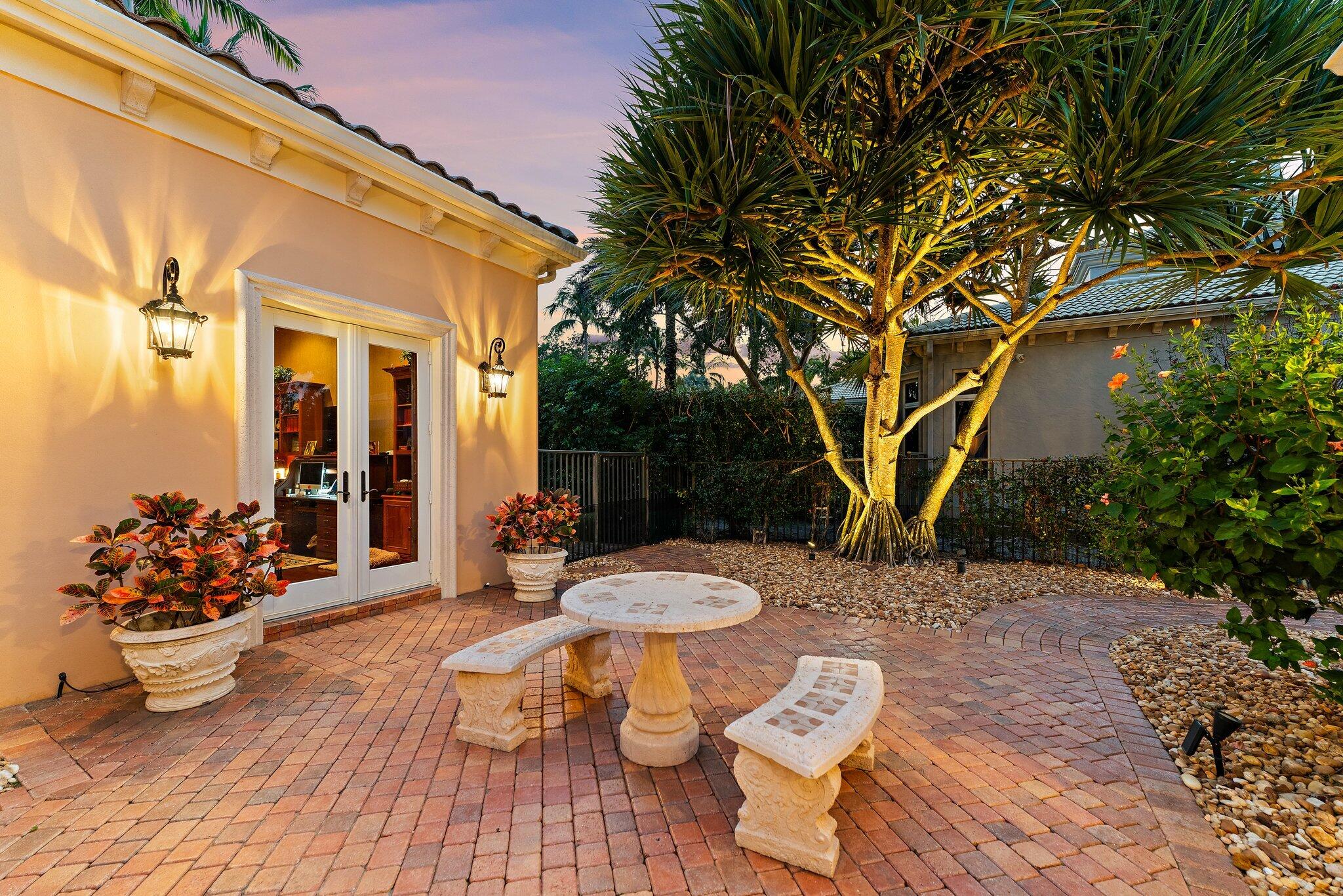 OLD PALM 4 - Residential