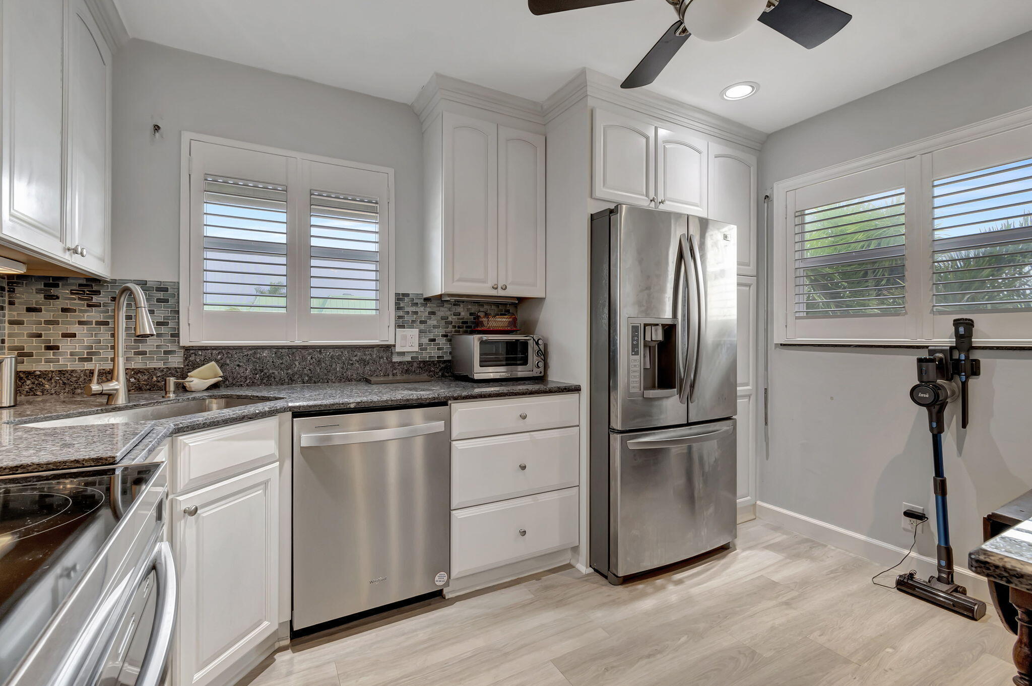 COLONIAL CLUB CONDO SEC 1 - Residential Lease