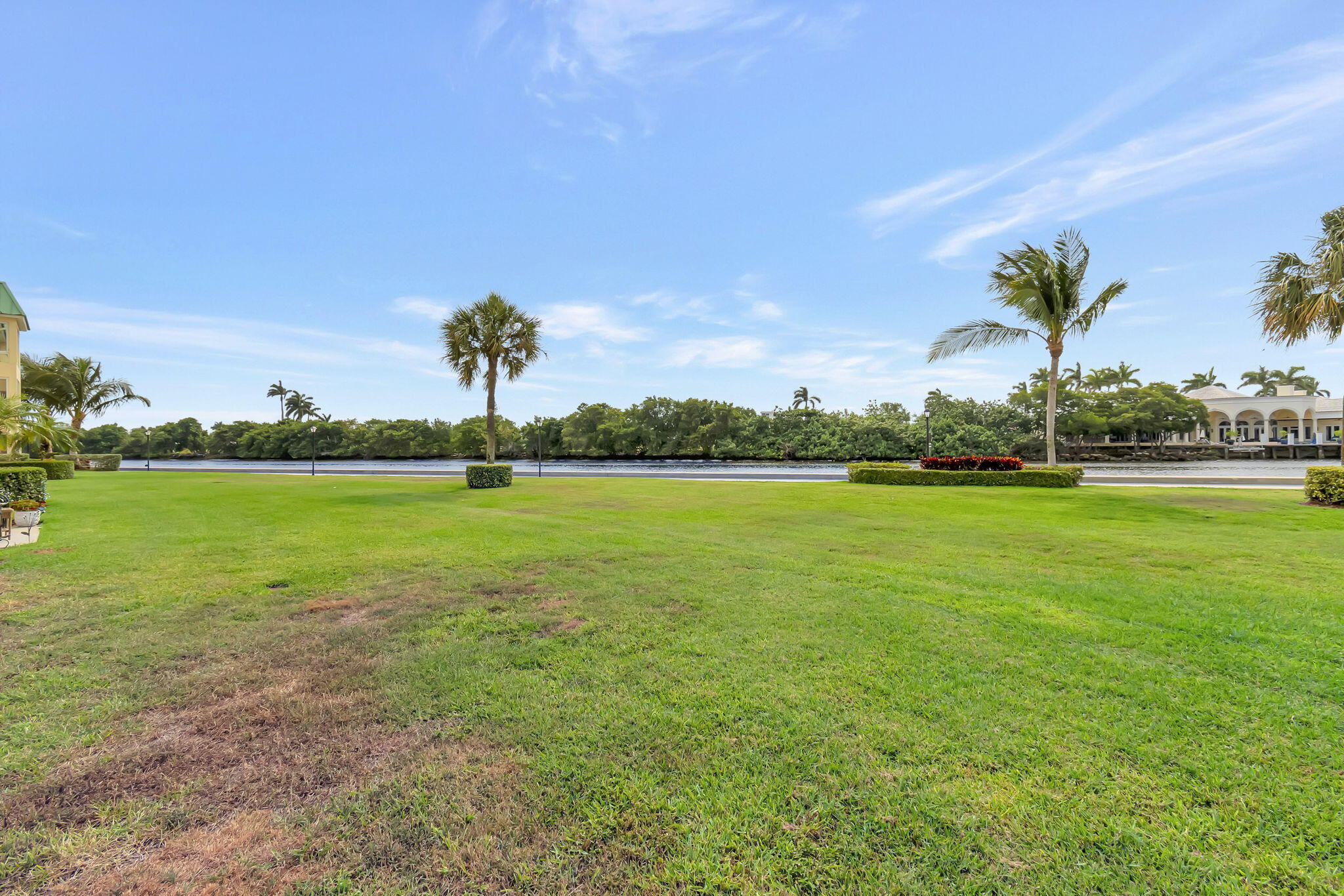 COLONIAL CLUB CONDO SEC 1 - Residential Lease