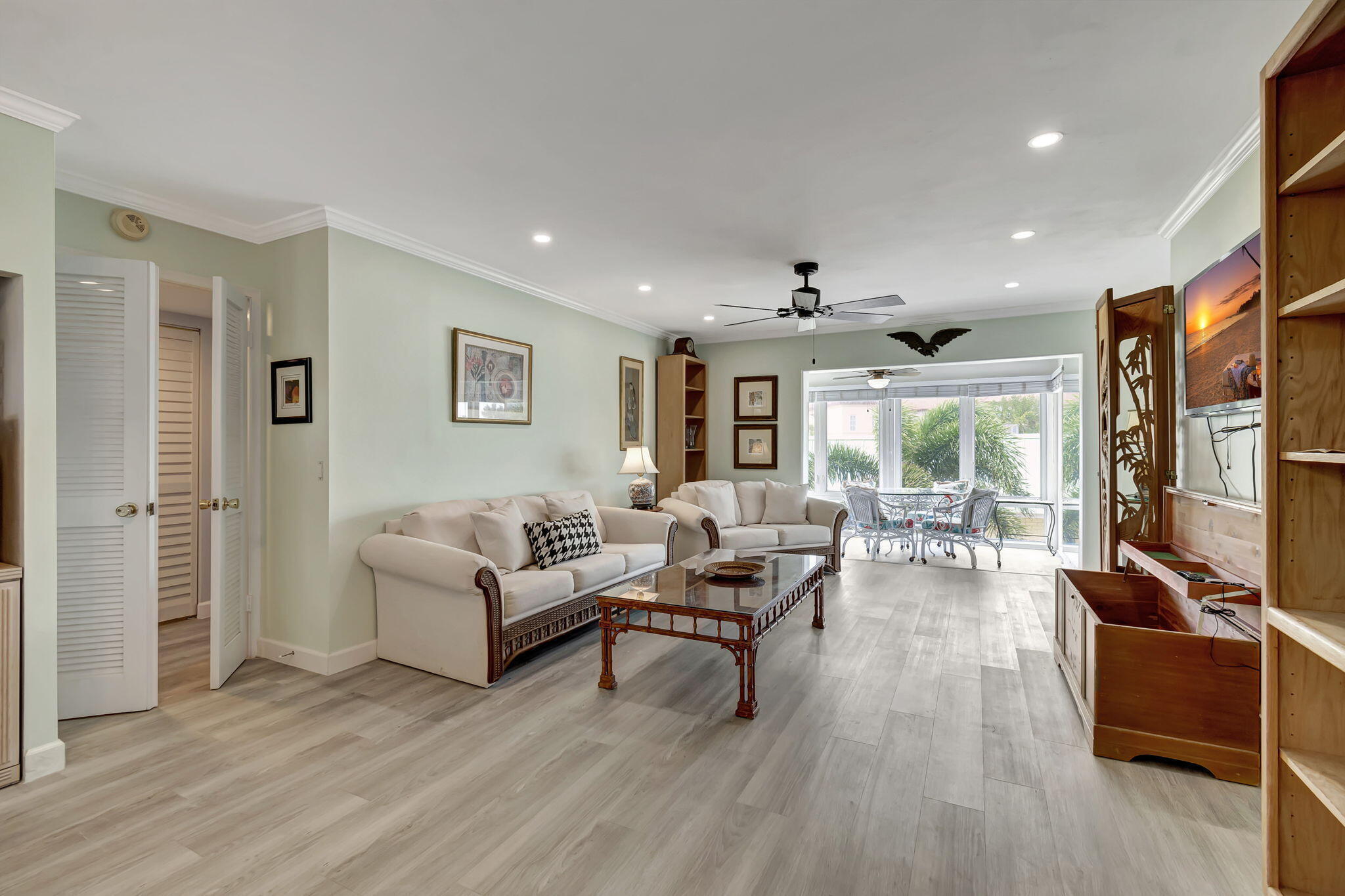COLONIAL CLUB CONDO SEC 1 - Residential Lease