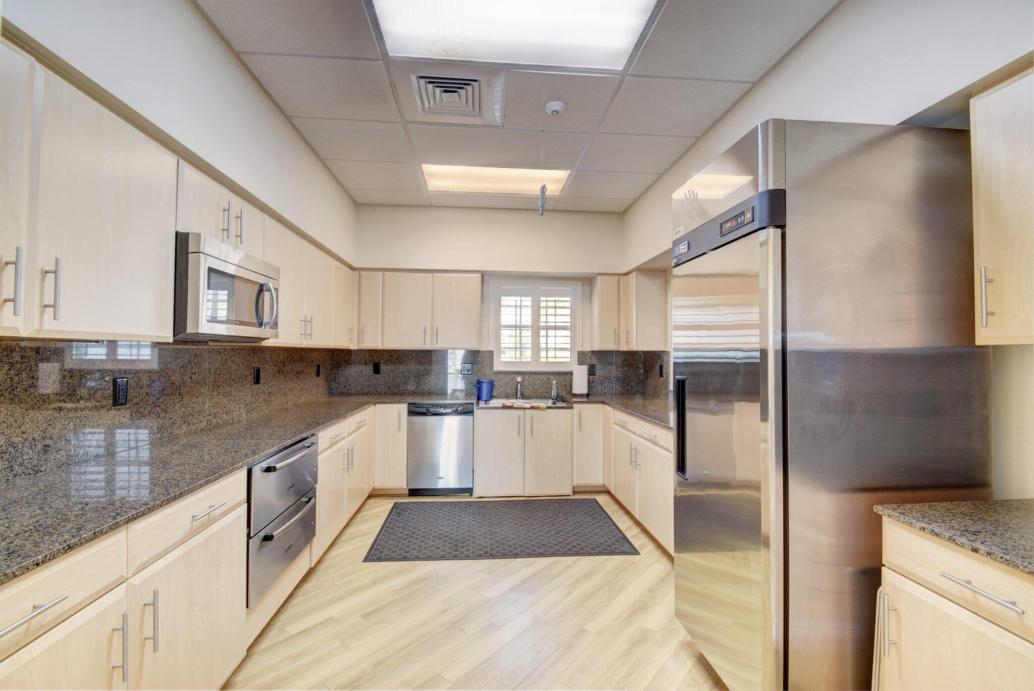 COLONIAL CLUB CONDO SEC 1 - Residential Lease