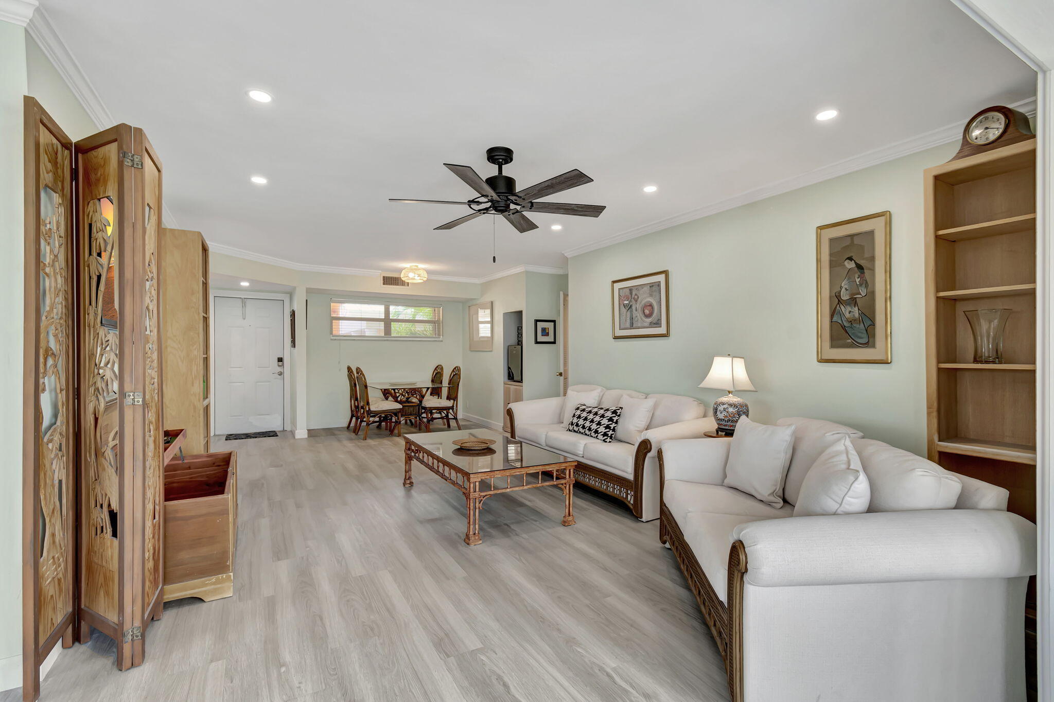 COLONIAL CLUB CONDO SEC 1 - Residential Lease