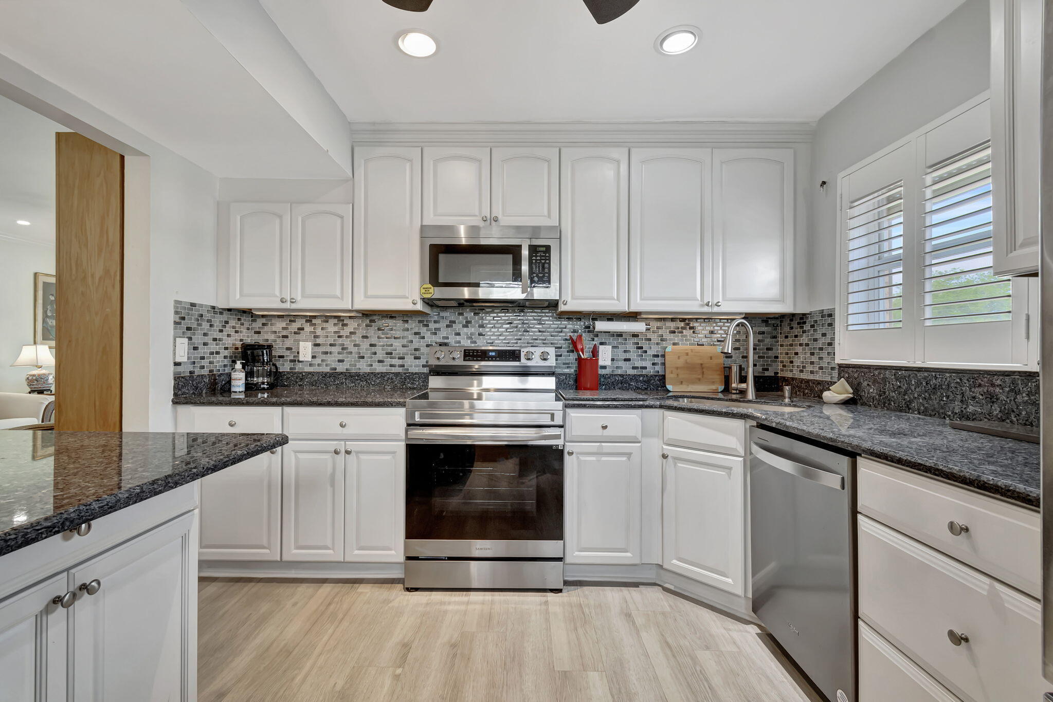 COLONIAL CLUB CONDO SEC 1 - Residential Lease