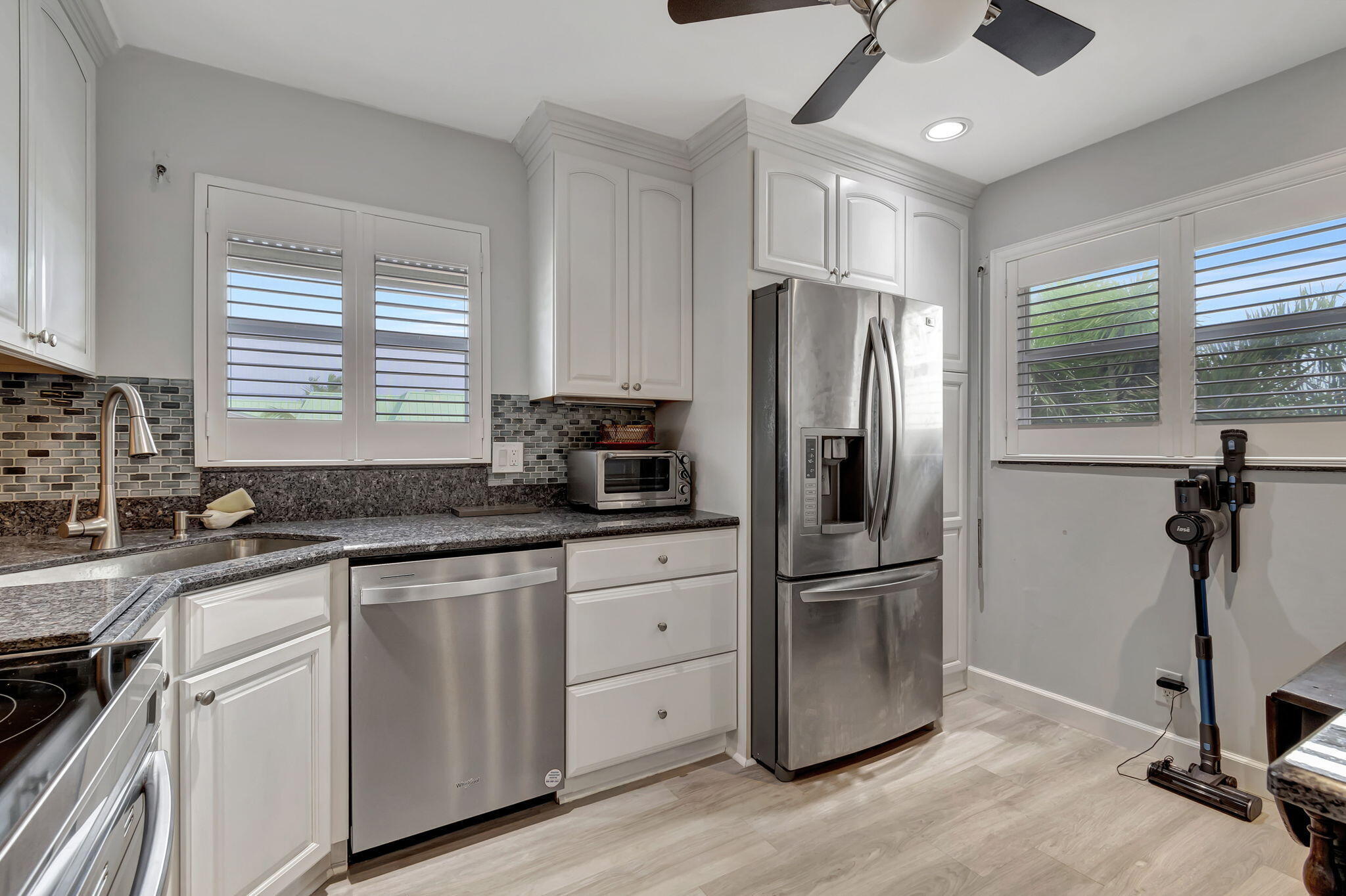 COLONIAL CLUB CONDO SEC 1 - Residential Lease