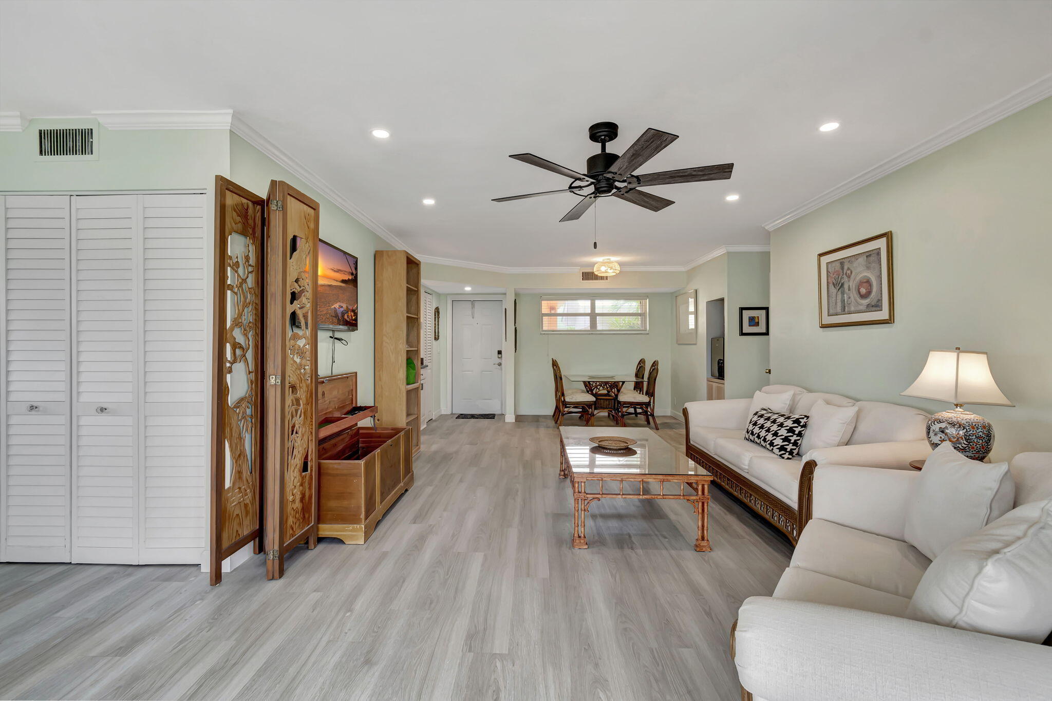 COLONIAL CLUB CONDO SEC 1 - Residential Lease