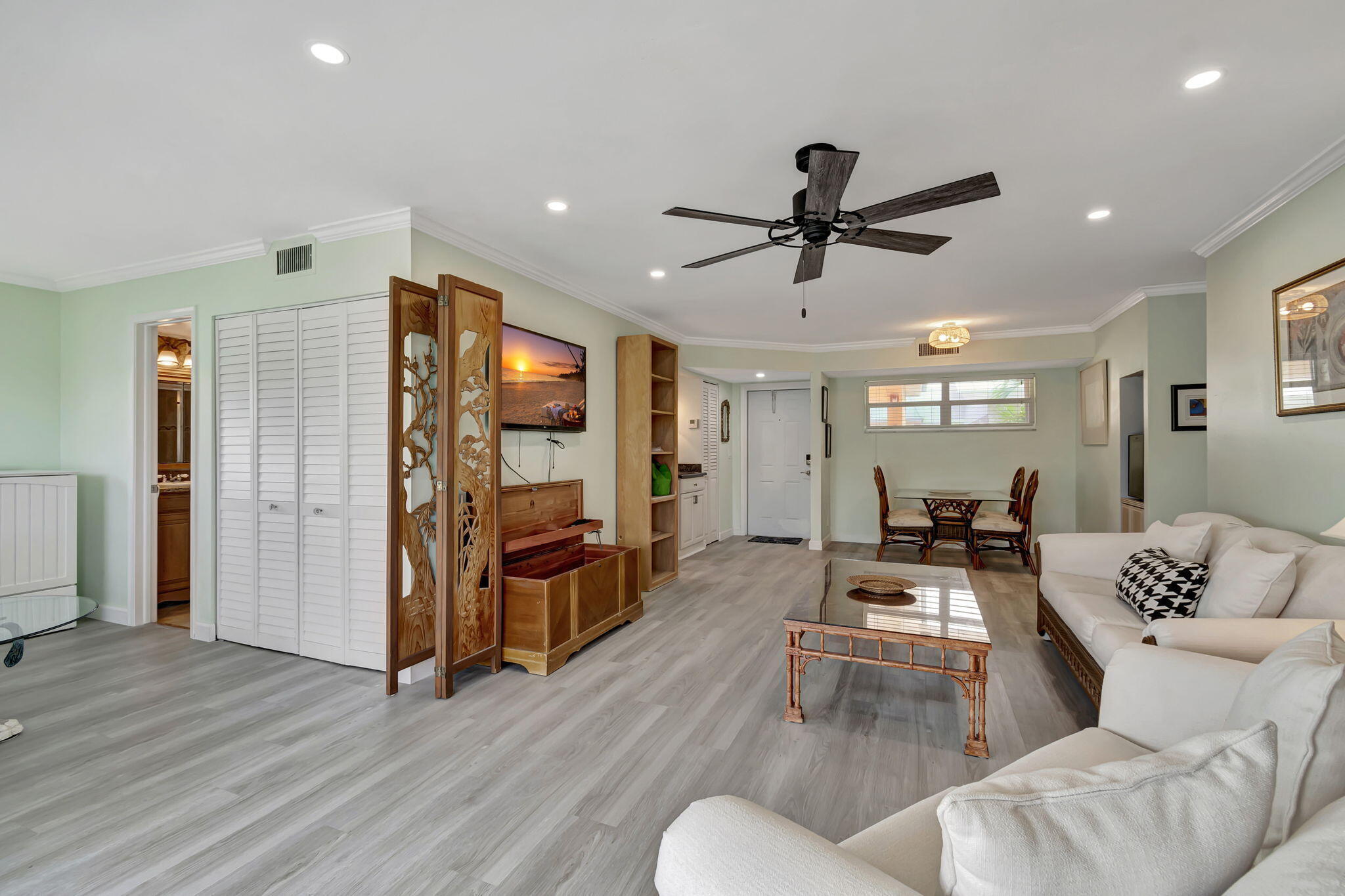 COLONIAL CLUB CONDO SEC 1 - Residential Lease