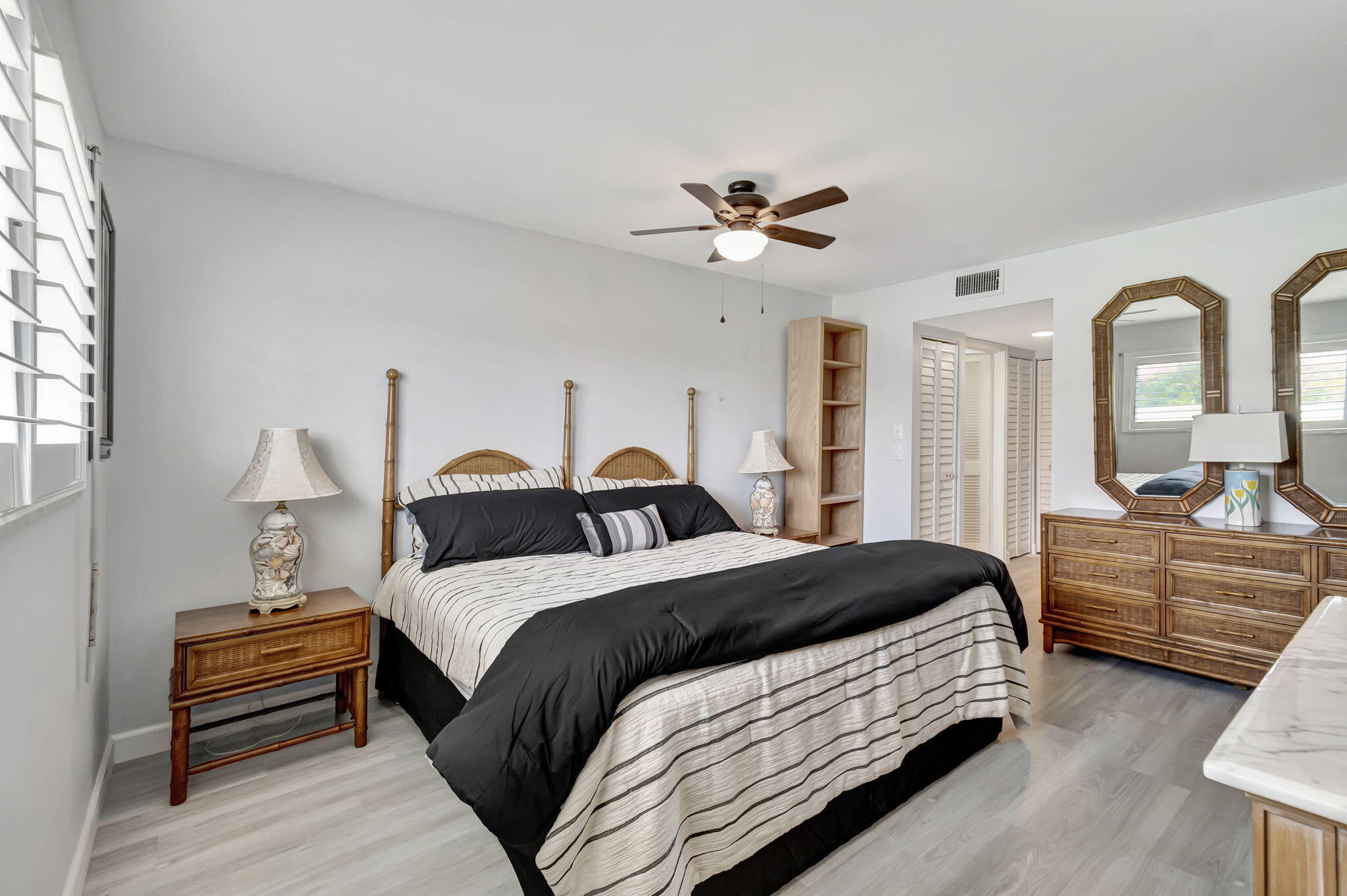 COLONIAL CLUB CONDO SEC 1 - Residential Lease
