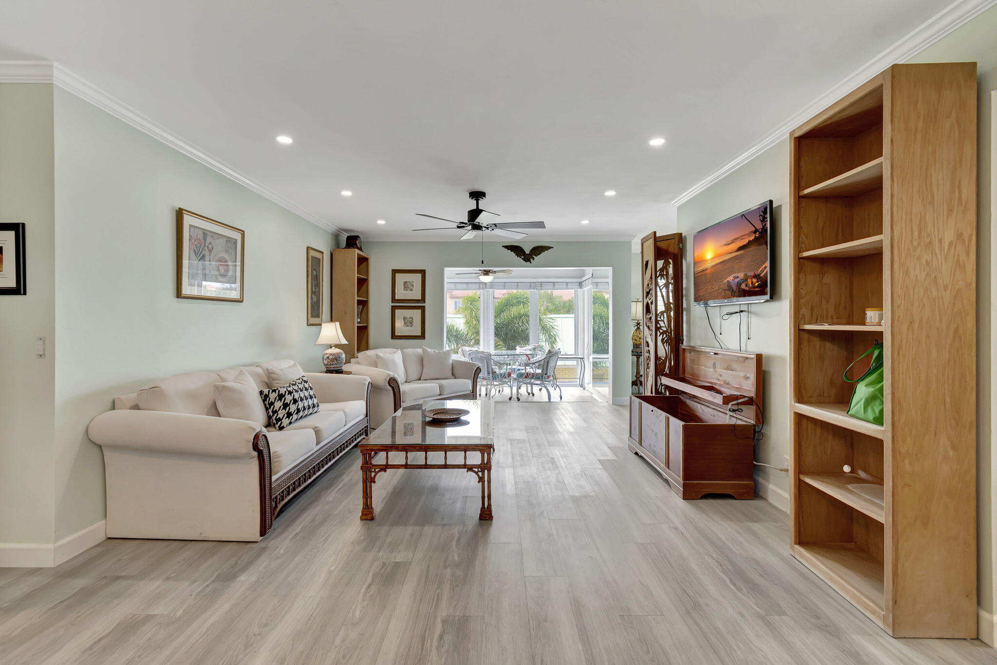 COLONIAL CLUB CONDO SEC 1 - Residential Lease