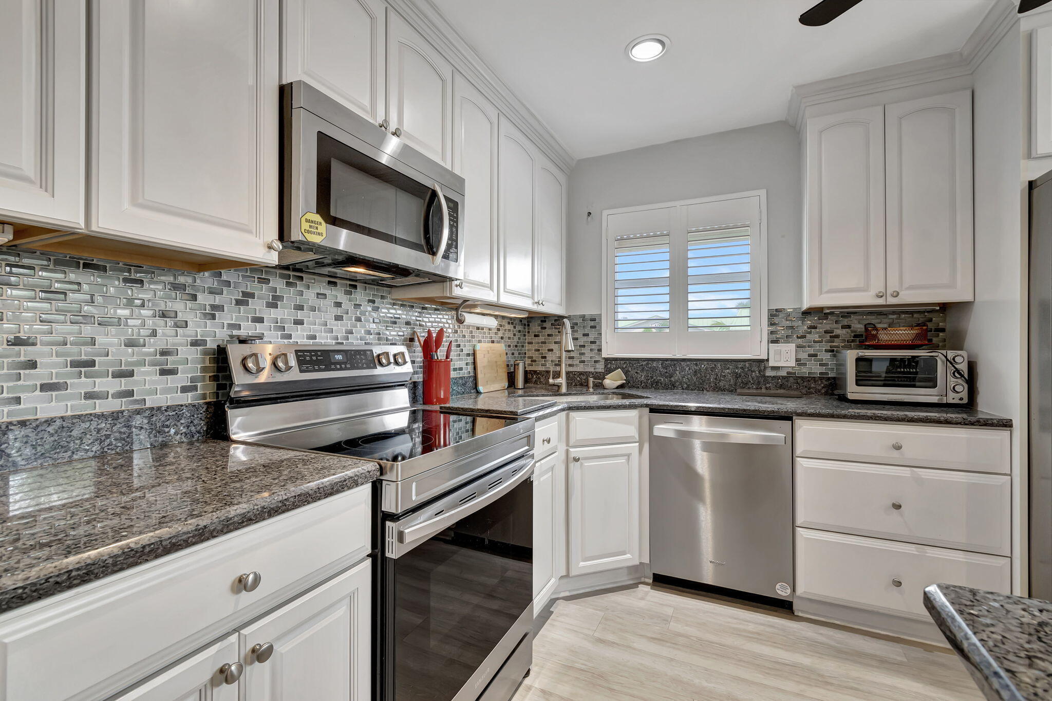 COLONIAL CLUB CONDO SEC 1 - Residential Lease