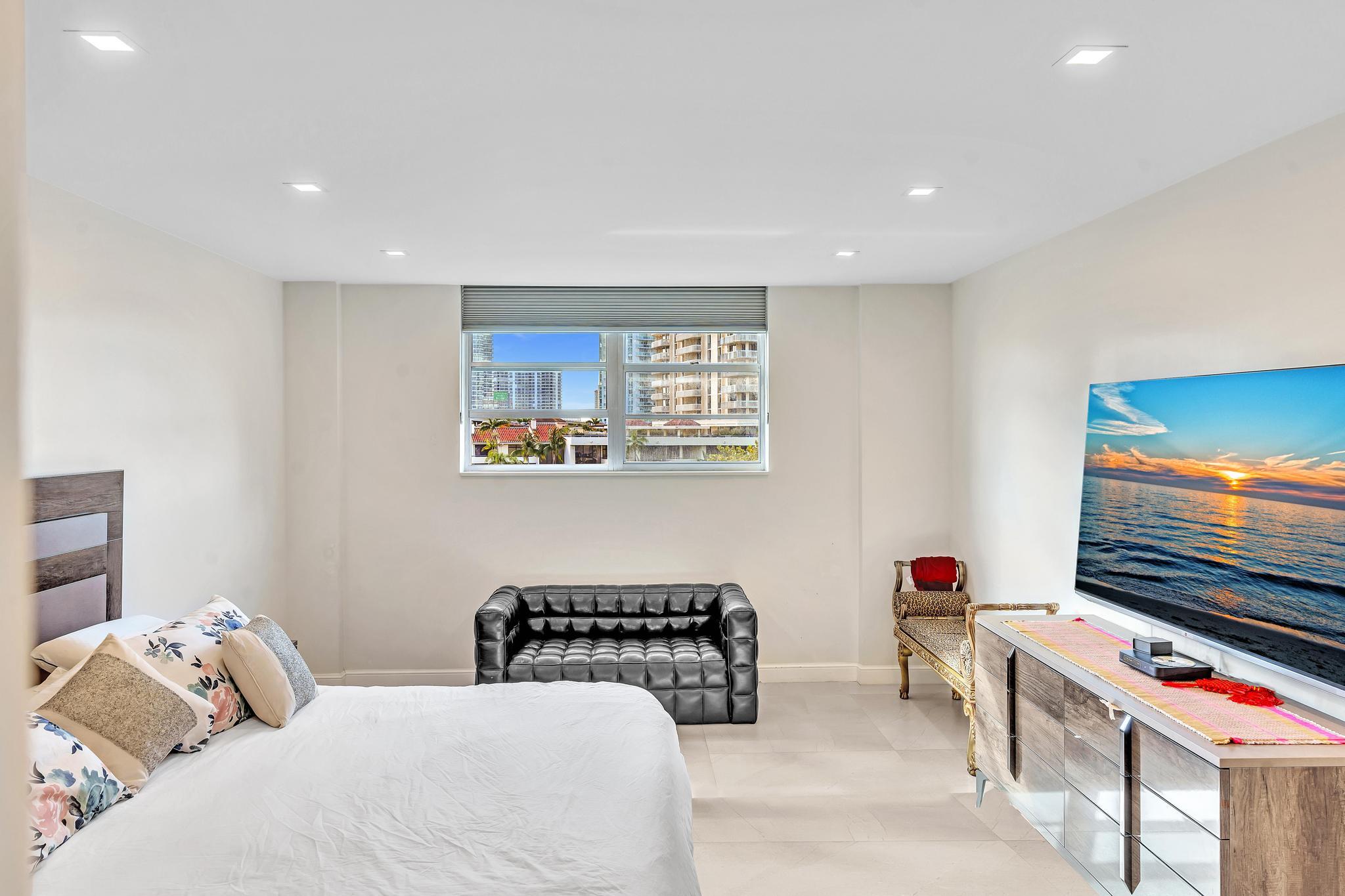 OCEANVIEW BUILDING A CONDO - Residential