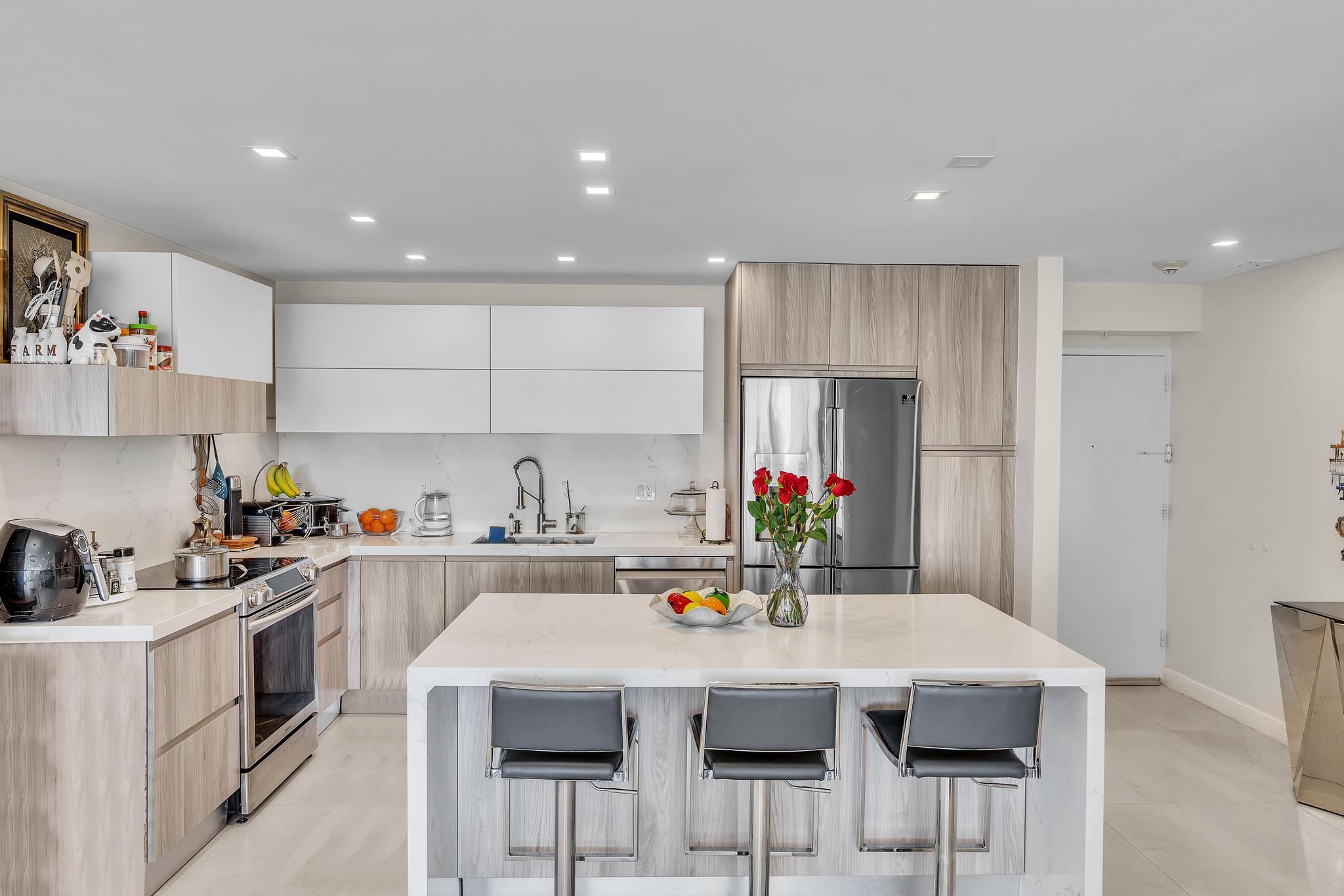 OCEANVIEW BUILDING A CONDO - Residential
