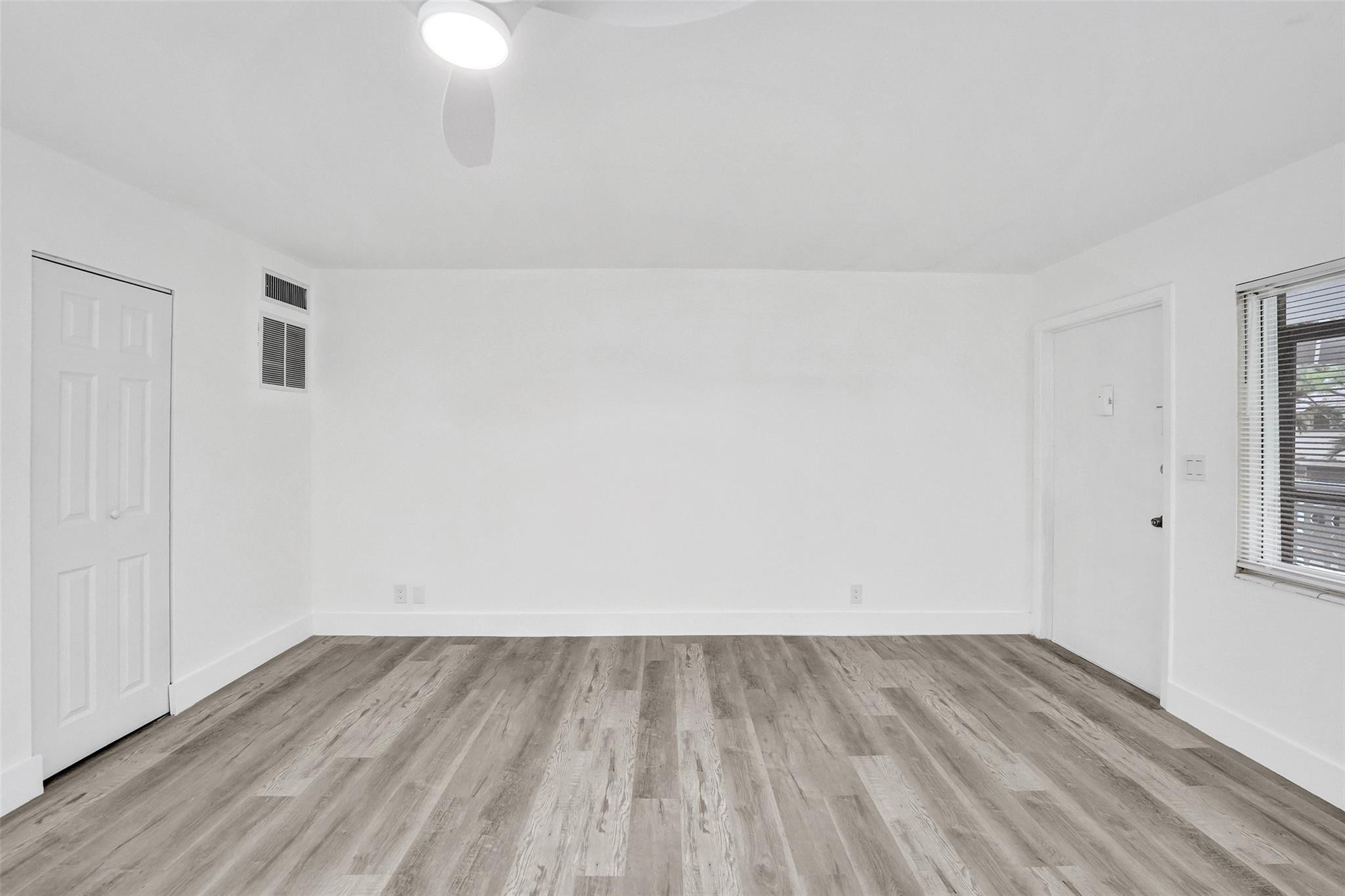 SANTA MONICA CONDOMINIUM - Residential