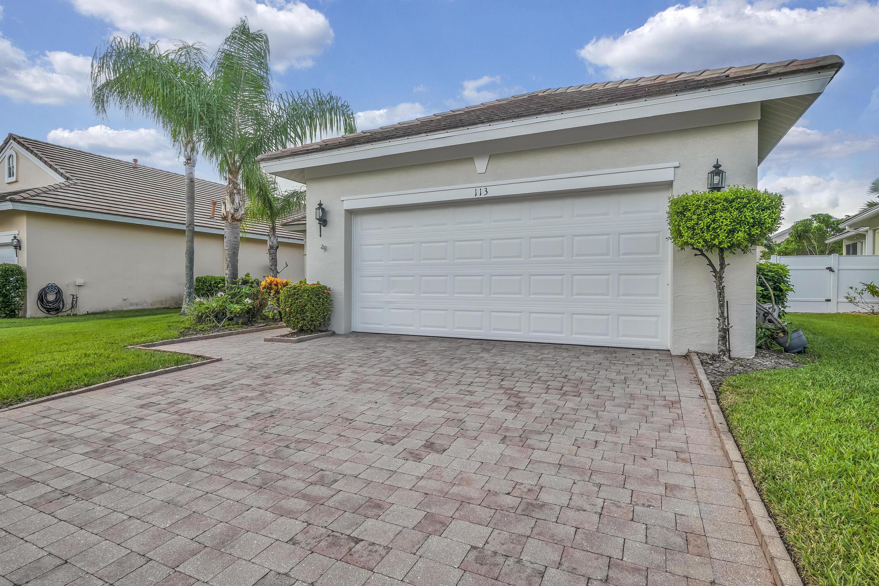 Magnolia Lakes - Residential