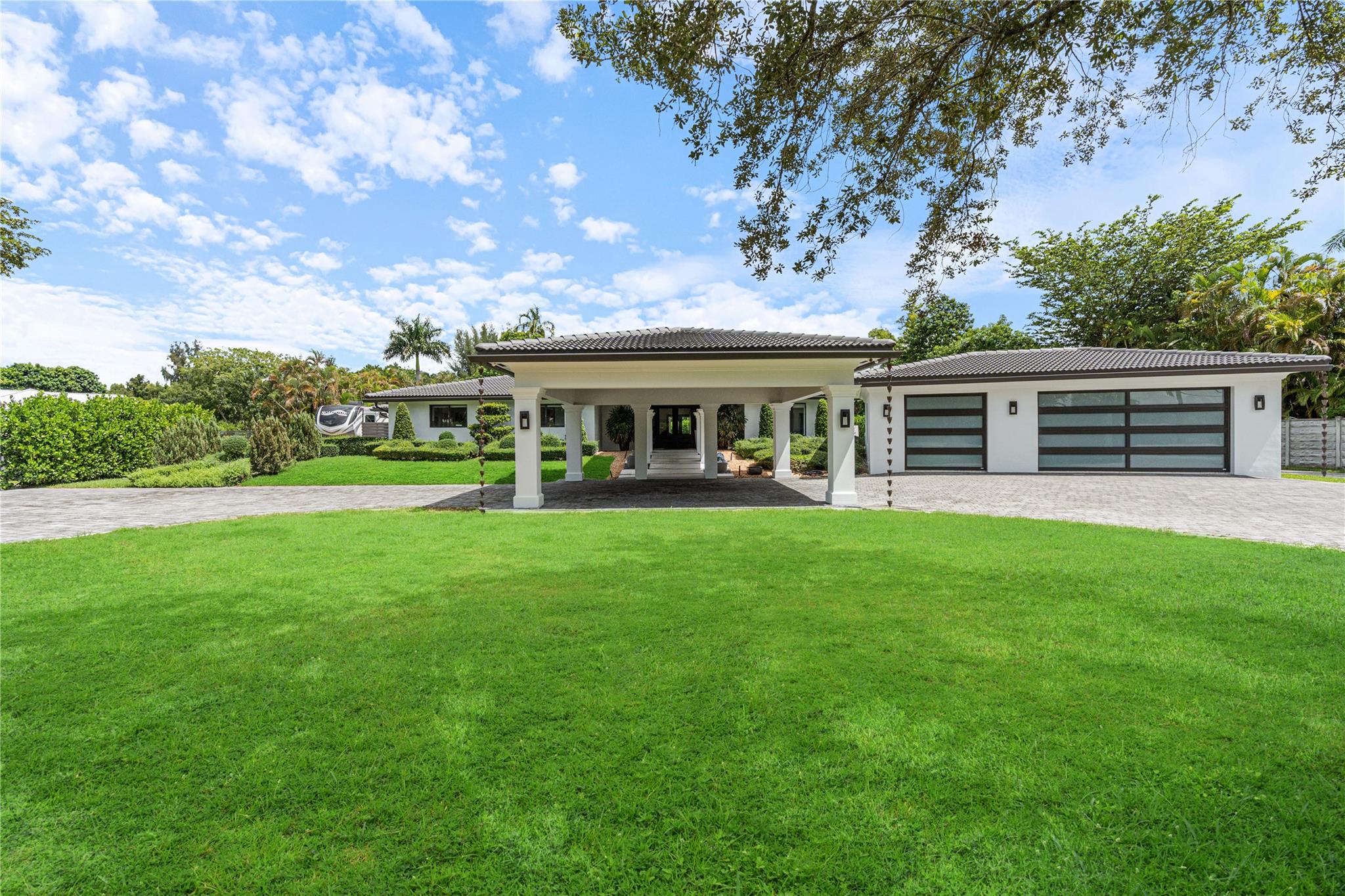 SUNSHINE RANCHES - Residential