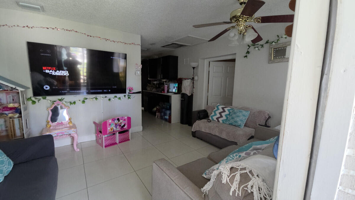 COLLIER MANOR 2ND ADD - Residential