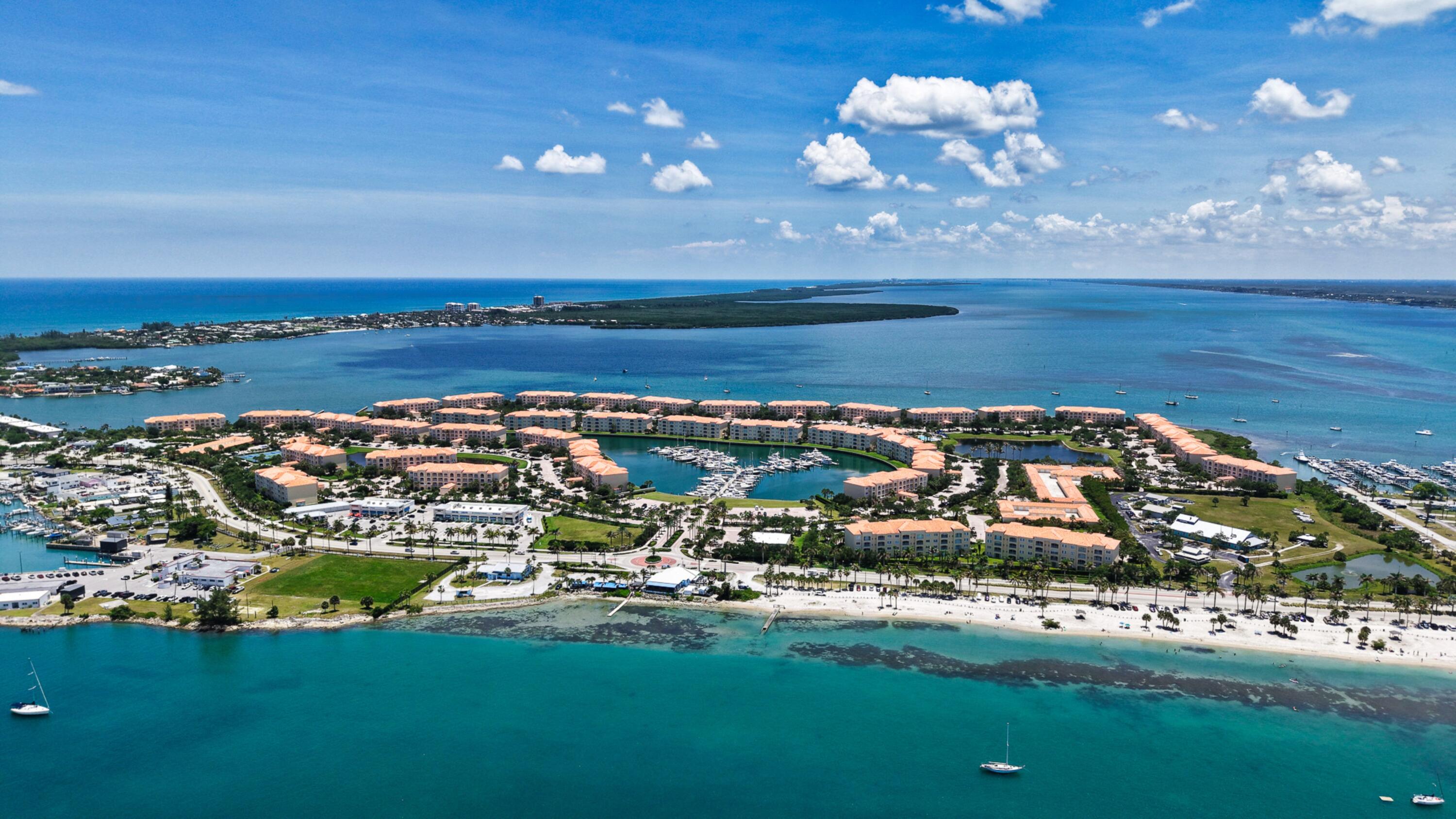 HARBOUR ISLE AT HUTCHINSON ISLAND EAST - Residential
